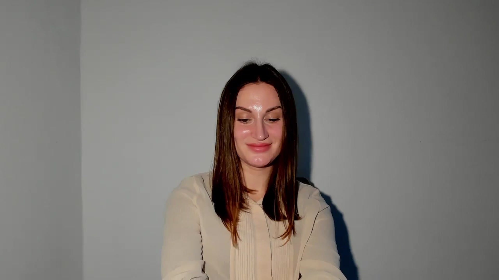 Gallery image thumbnail from IraGreen's myfreecams stream on, 03/03/2025, 17:20 image 14 of 20