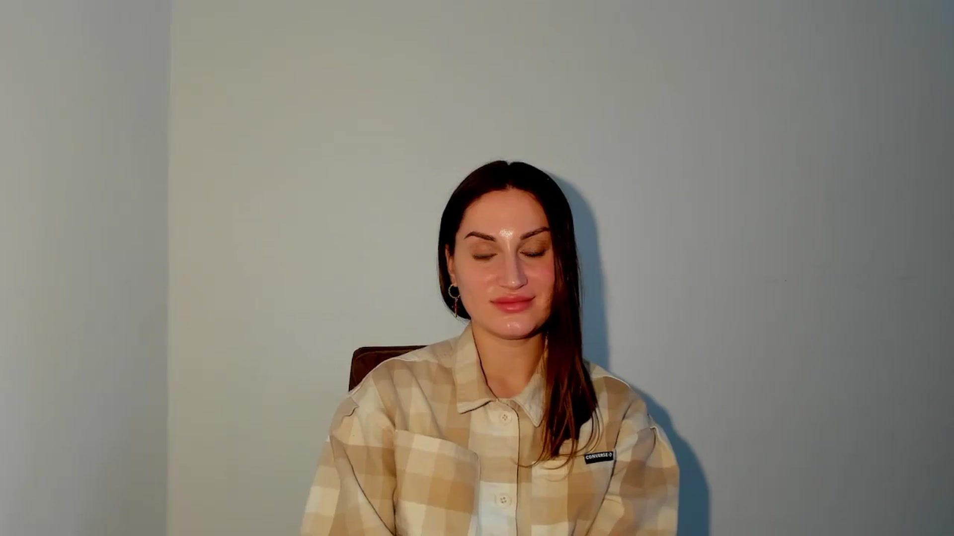 Gallery image thumbnail from IraGreen's myfreecams stream on, 03/10/2025, 15:00 image 14 of 20