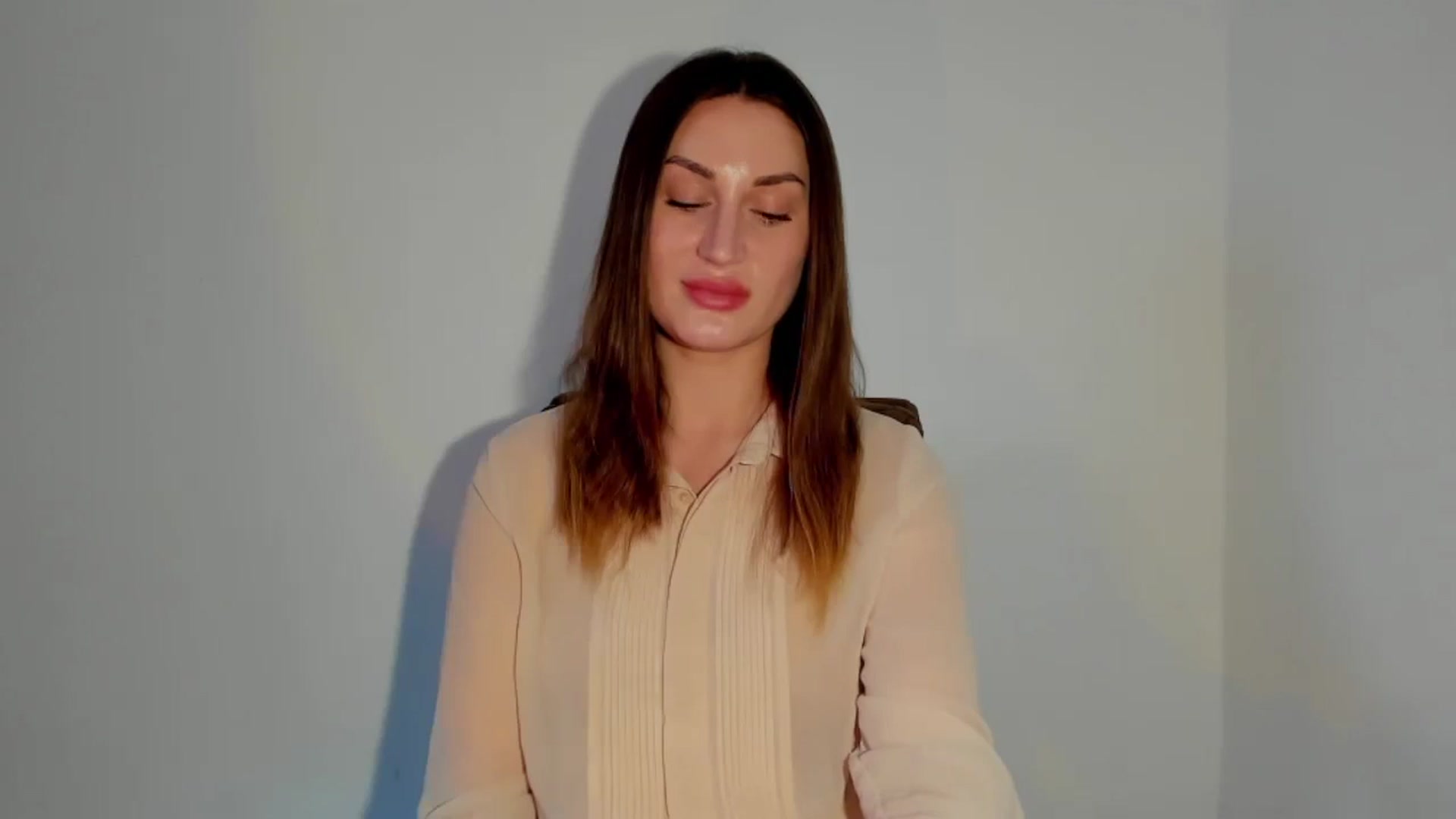 Gallery image thumbnail from IraGreen's myfreecams stream on, 04/12/2025, 11:17 image 10 of 20