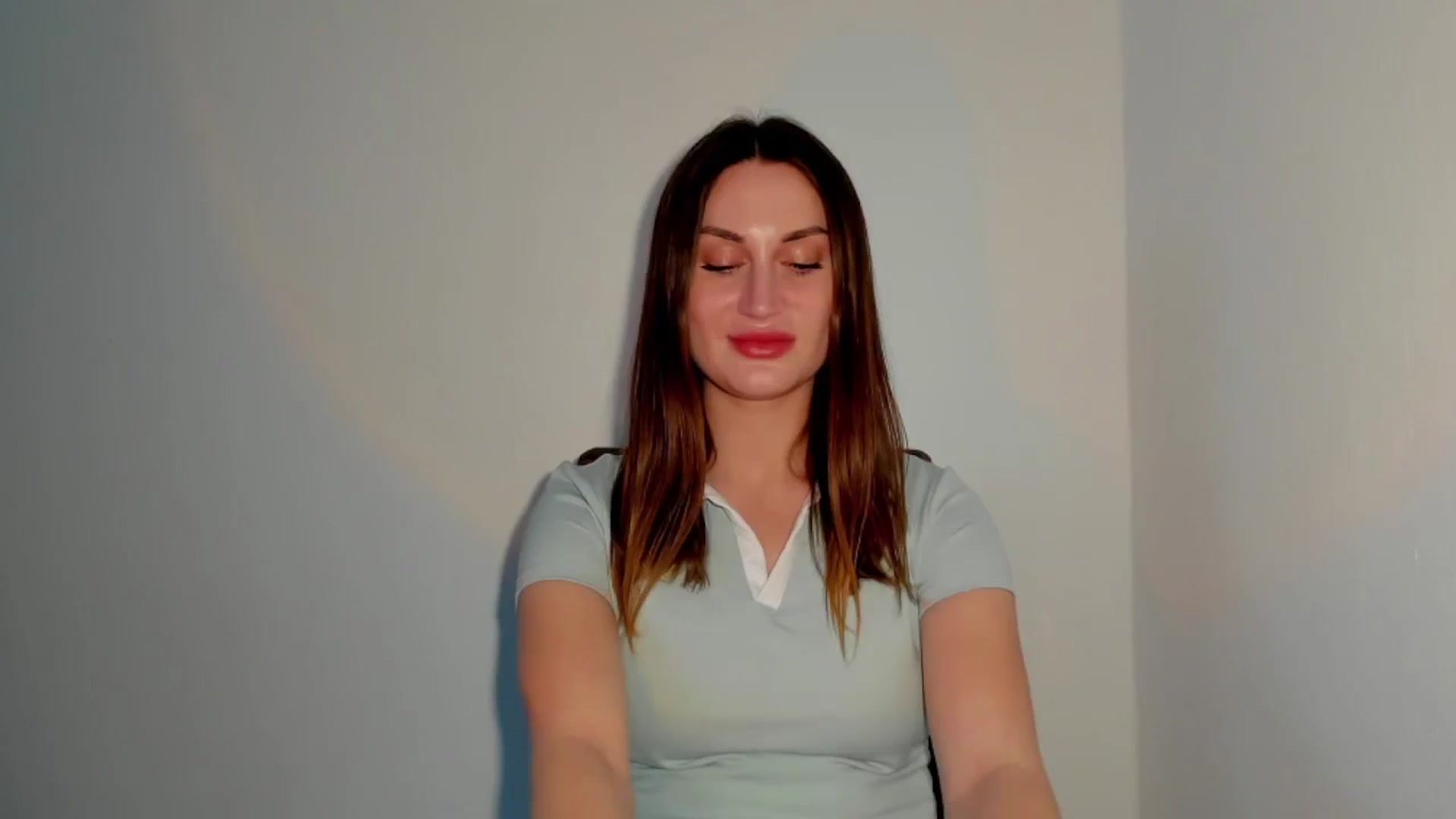 Gallery image thumbnail from IraGreen's myfreecams stream on, 04/16/2025, 14:31 image 13 of 20