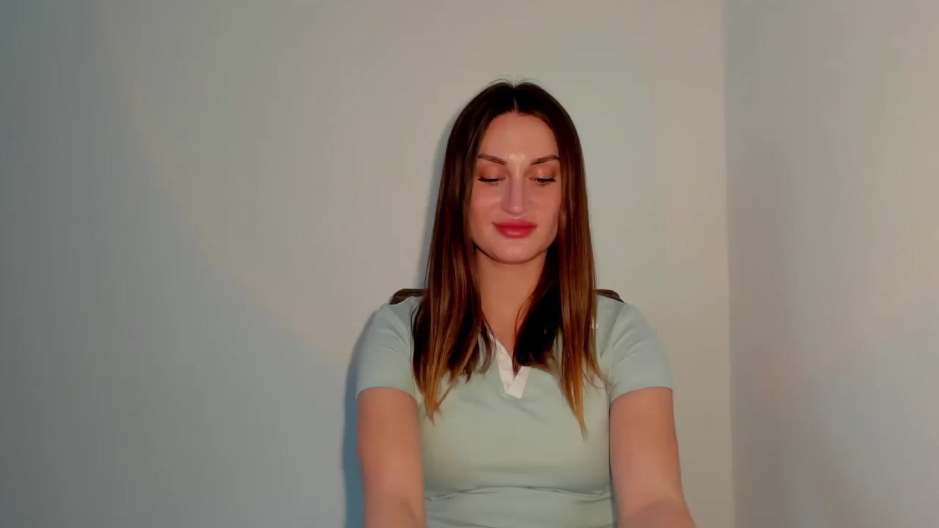 Gallery image thumbnail from IraGreen's myfreecams stream on, 04/16/2025, 14:57 image 4 of 20