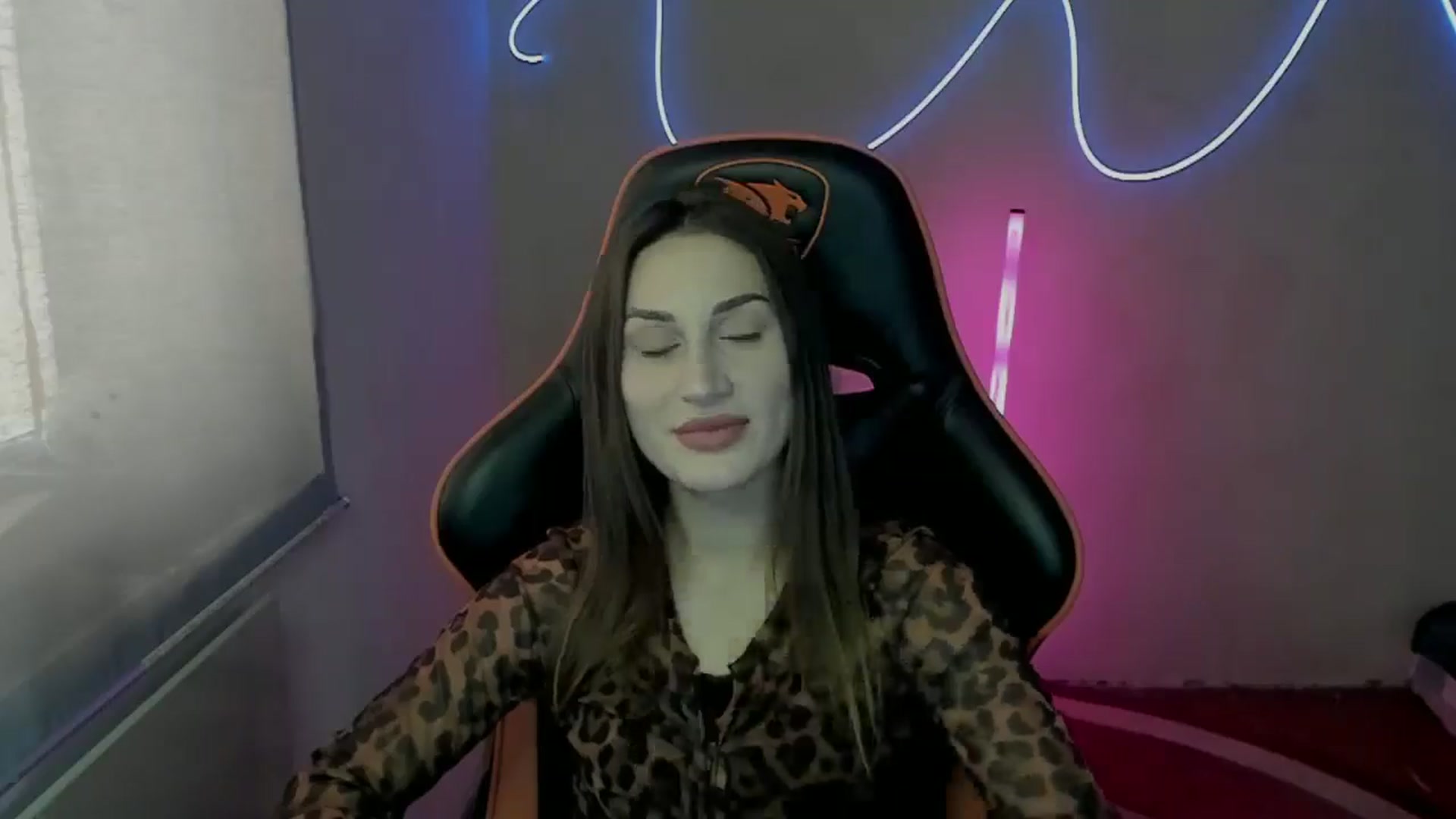 Gallery image thumbnail from IraGreen's myfreecams stream on, 06/17/2025, 08:57 image 5 of 20