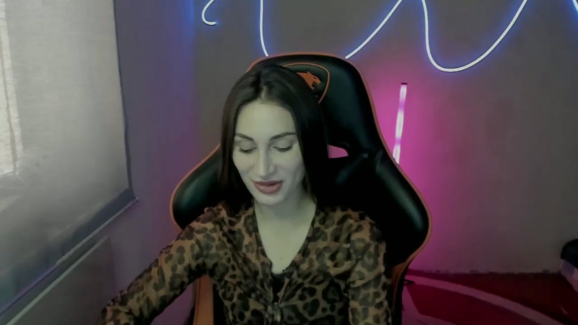 Gallery image thumbnail from IraGreen's myfreecams stream on, 06/17/2025, 08:57 image 6 of 20