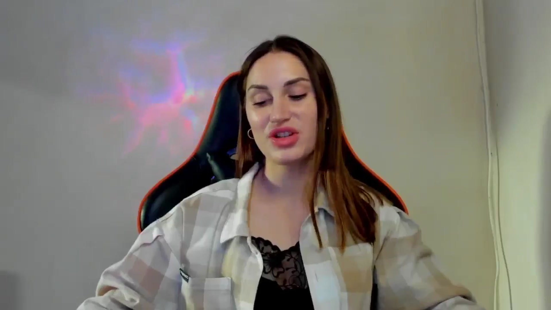 Gallery image thumbnail from IraGreen's myfreecams stream on, 06/20/2025, 15:35 image 15 of 20