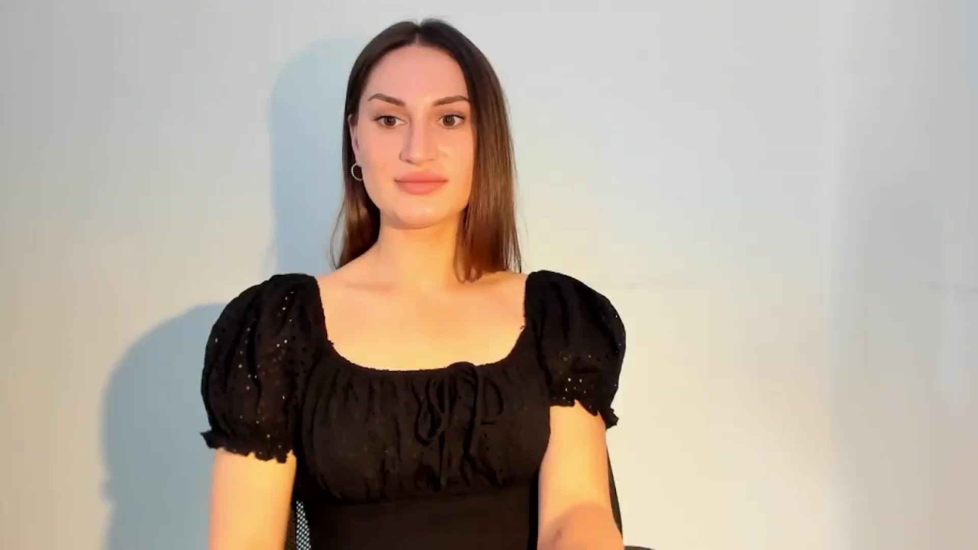 Gallery image thumbnail from IraGreen's myfreecams stream on, 07/19/2025, 10:00 image 5 of 20
