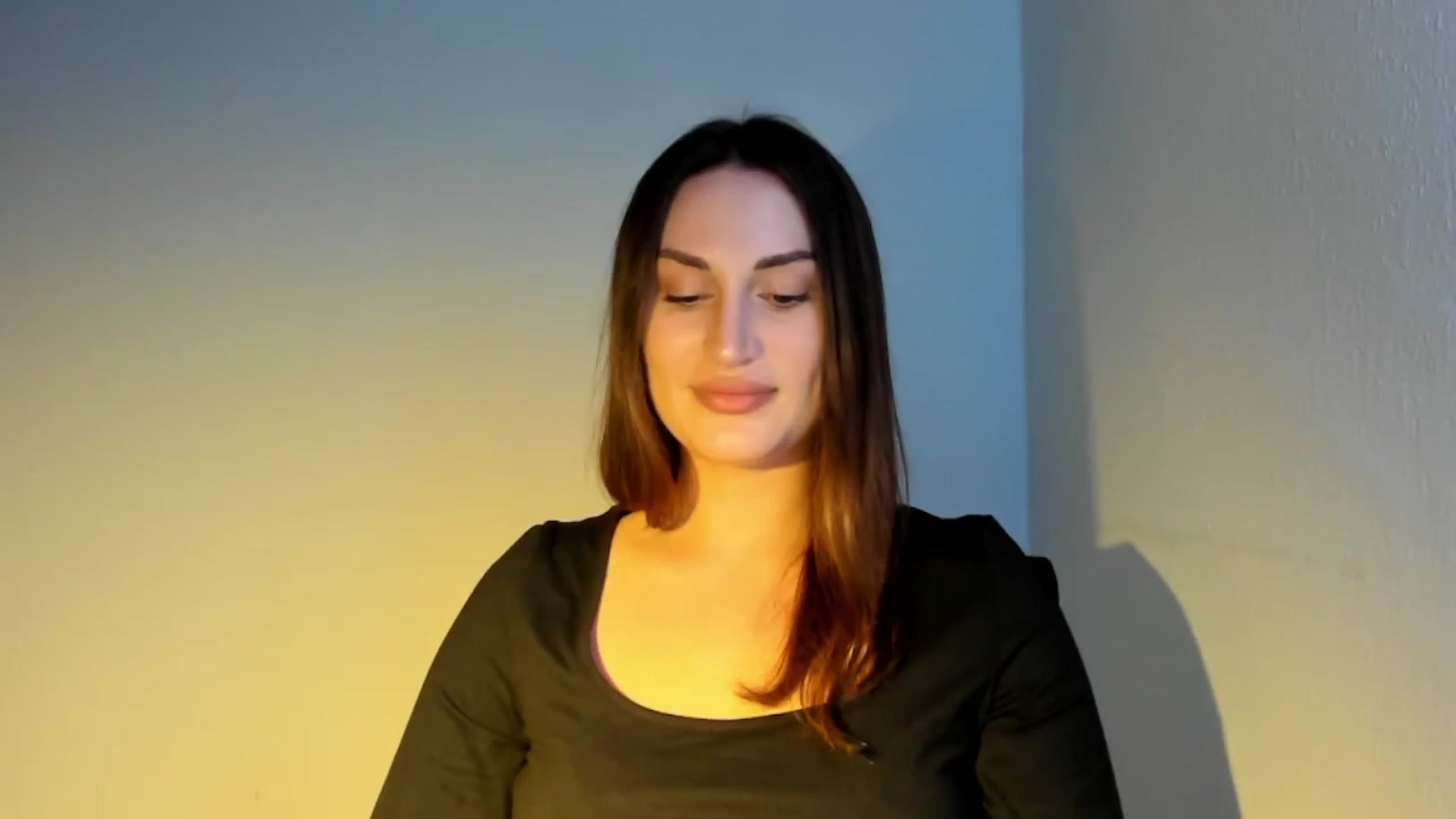 Gallery image thumbnail from IraGreen's myfreecams stream on, 09/25/2025, 16:38 image 17 of 20