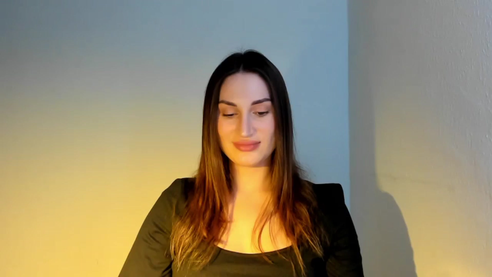 Gallery image thumbnail from IraGreen's myfreecams stream on, 10/04/2025, 13:02 image 15 of 20