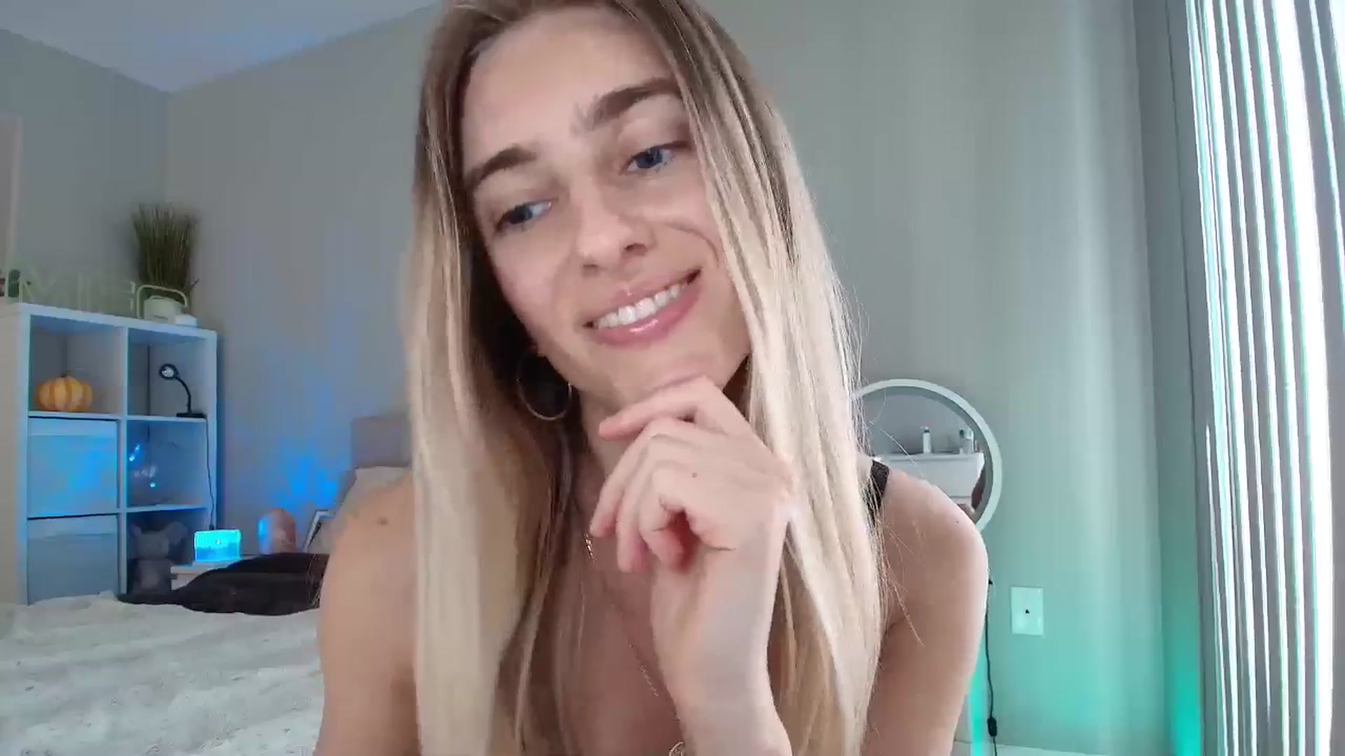 Gallery image thumbnail from Irina10Years's myfreecams stream on, 02/02/2026, 23:59 image 6 of 20