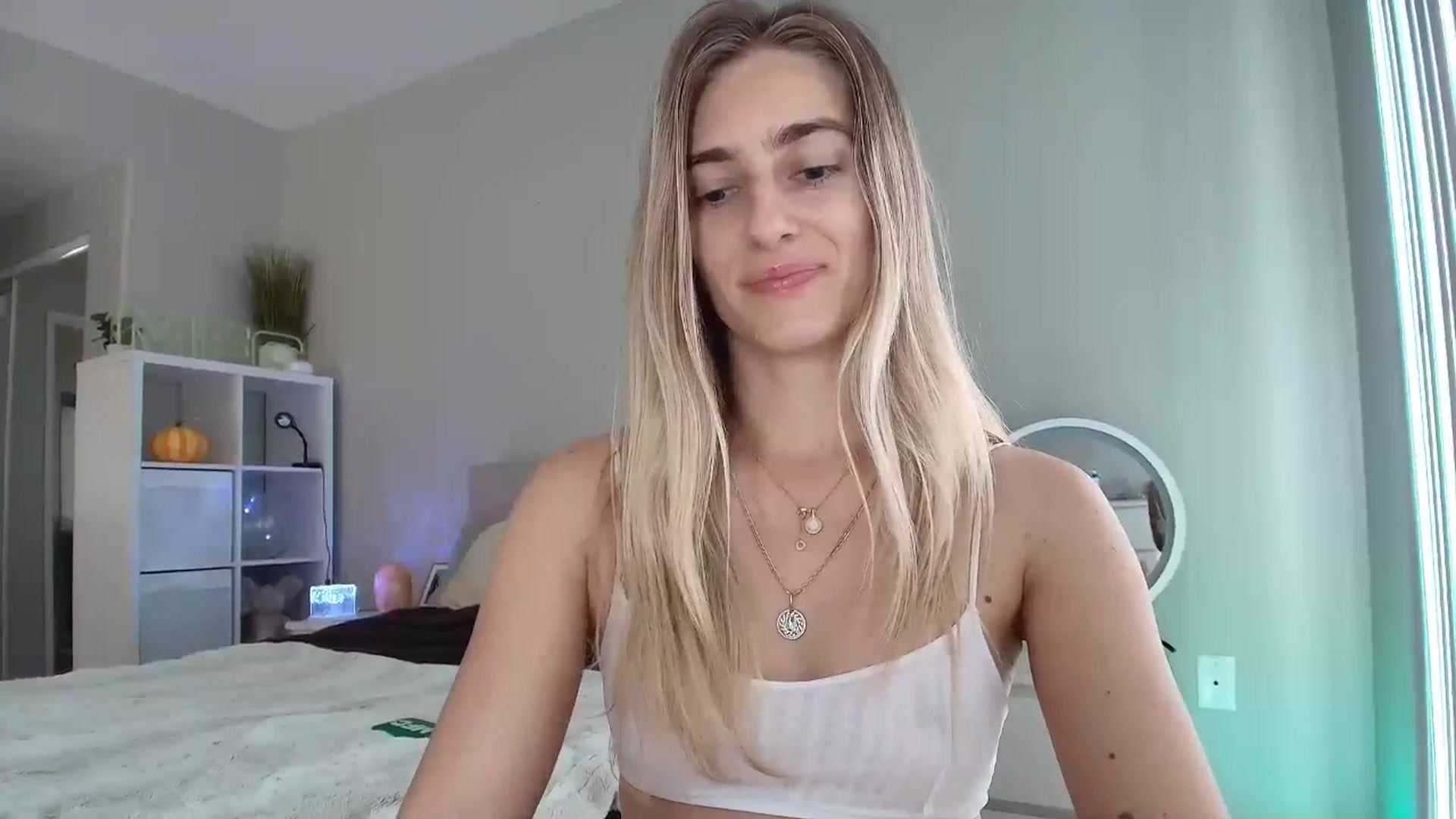 Gallery image thumbnail from Irina10Years's myfreecams stream on, 02/04/2026, 24:11 image 4 of 20