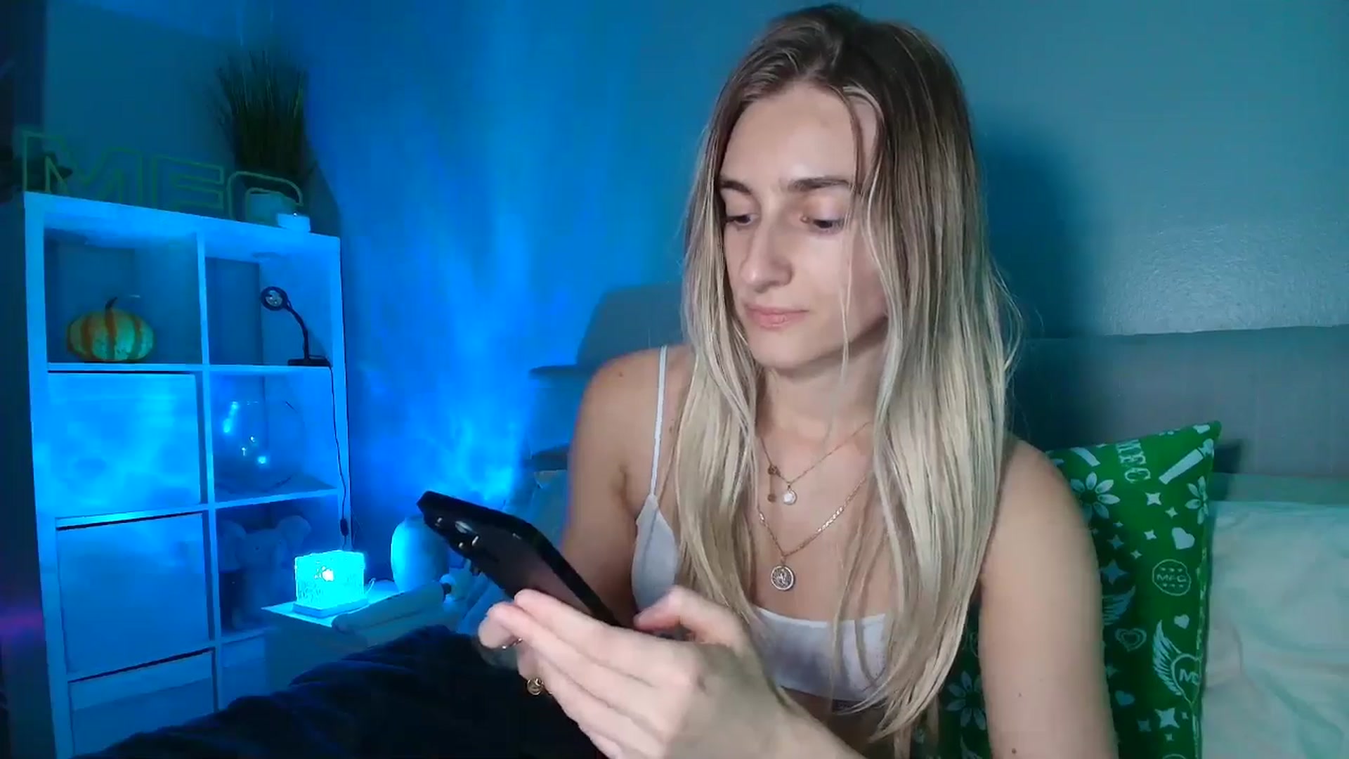 Gallery image thumbnail from Irina10Years's myfreecams stream on, 02/04/2026, 08:39 image 7 of 20