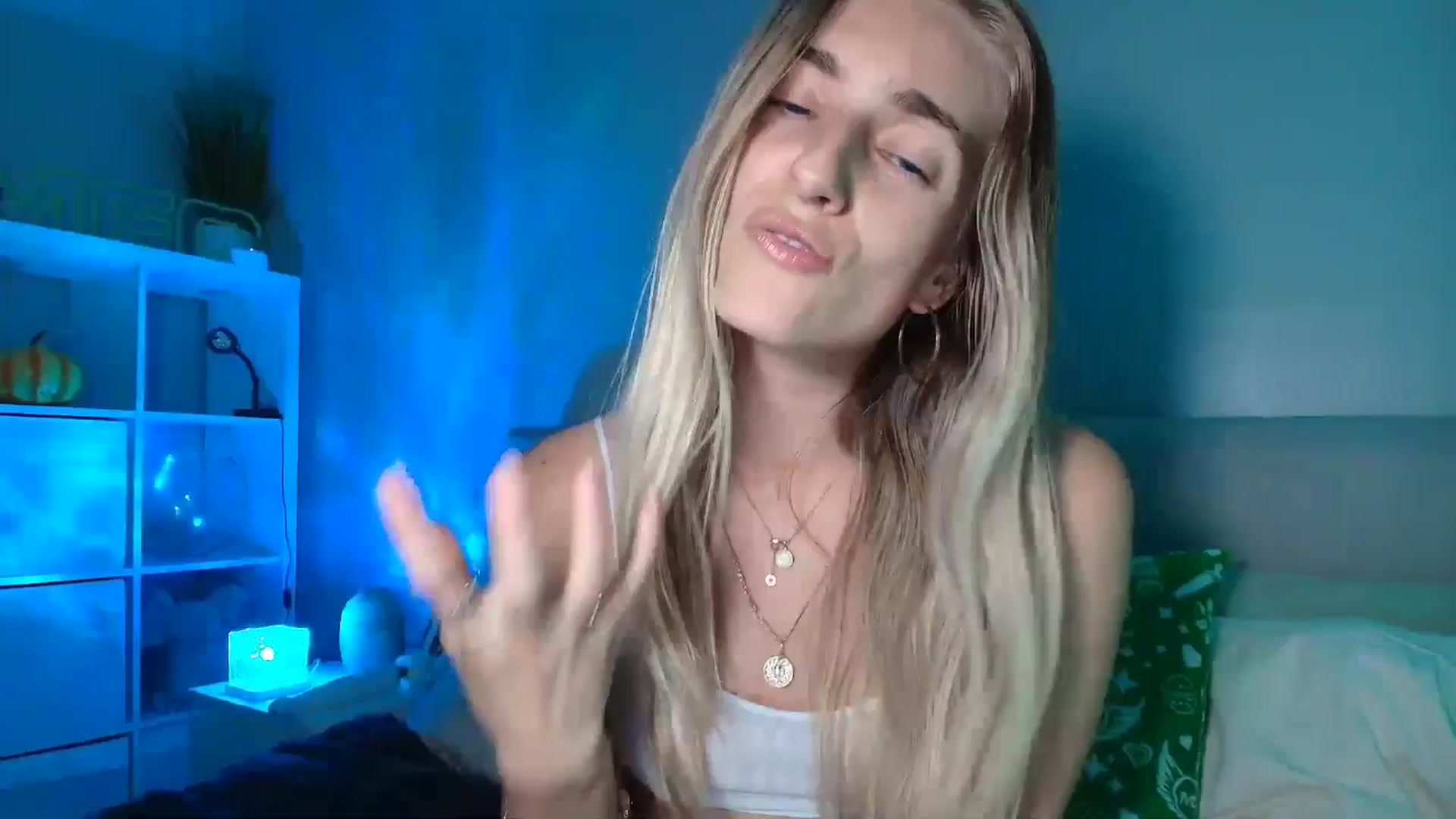 Gallery image thumbnail from Irina10Years's myfreecams stream on, 02/04/2026, 08:39 image 12 of 20