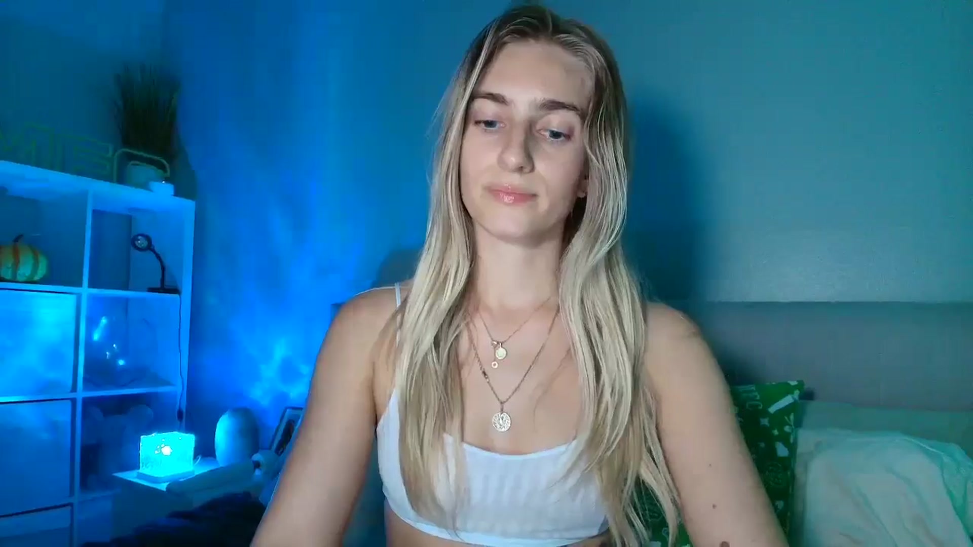 Gallery image thumbnail from Irina10Years's myfreecams stream on, 02/04/2026, 08:39 image 13 of 20