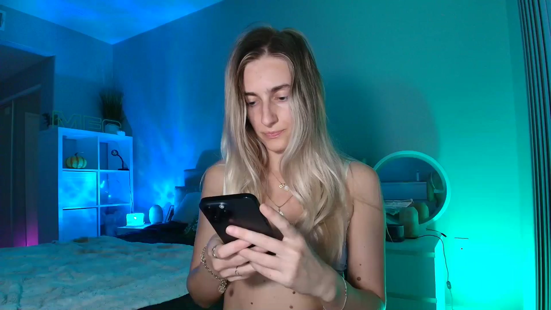 Gallery image thumbnail from Irina10Years's myfreecams stream on, 02/08/2026, 07:54 image 7 of 20
