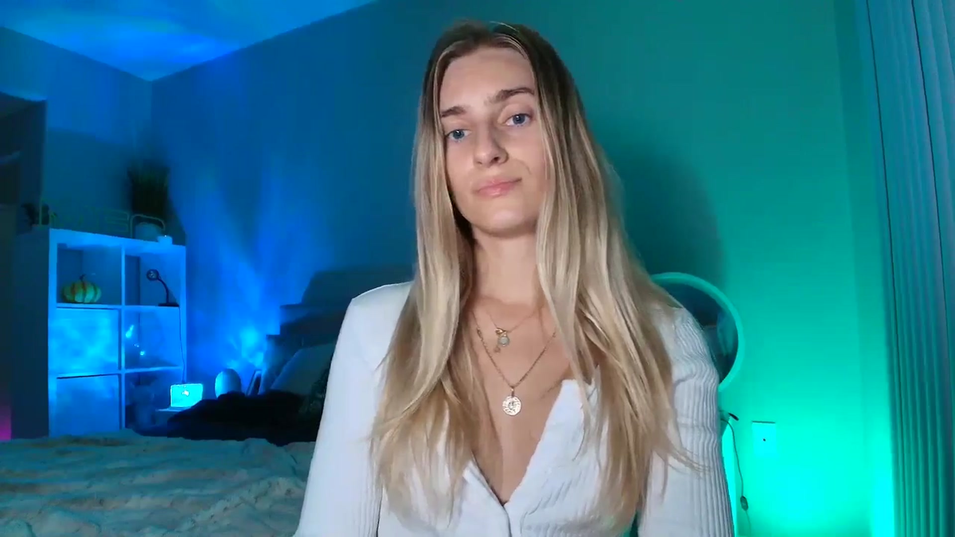 Gallery image thumbnail from Irina_VQ's myfreecams stream on, 02/10/2026, 07:02 image 6 of 20