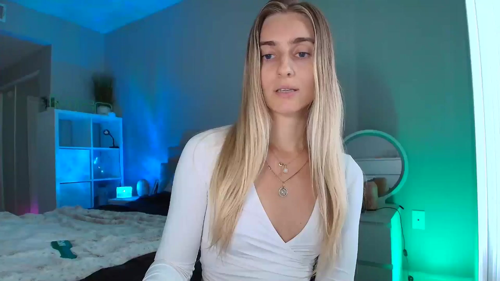 Gallery image thumbnail from Irina_VQ's myfreecams stream on, 02/11/2026, 24:06 image 16 of 20