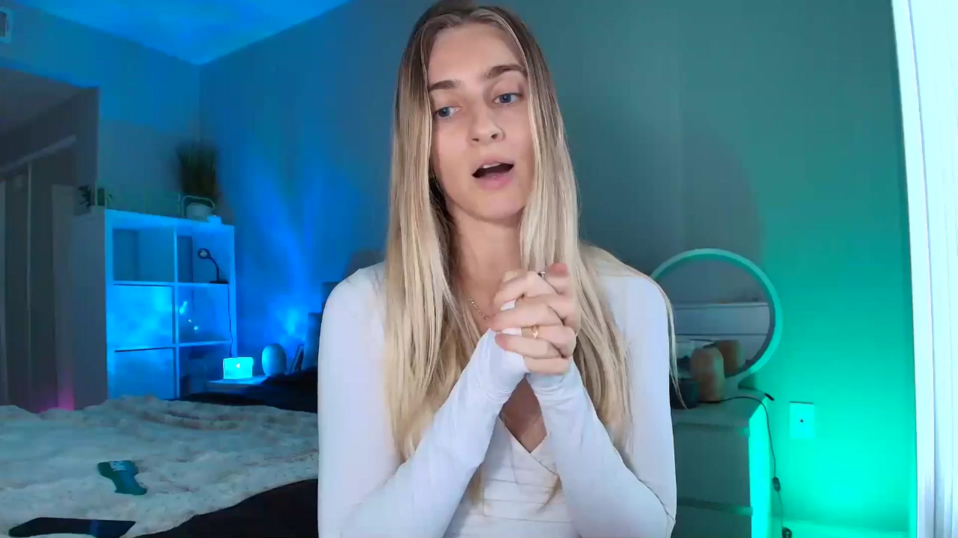 Gallery image thumbnail from Irina_VQ's myfreecams stream on, 02/11/2026, 24:06 image 17 of 20
