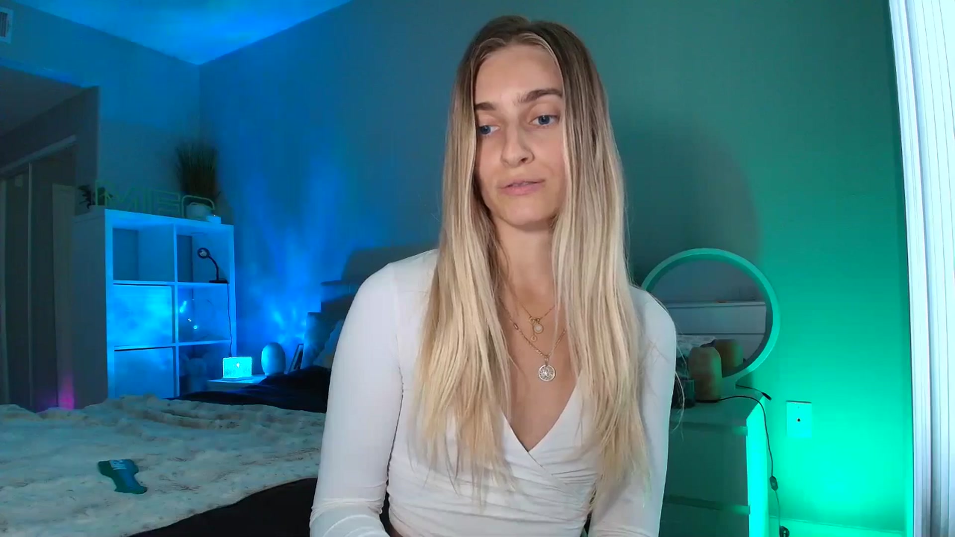 Gallery image thumbnail from Irina_VQ's myfreecams stream on, 02/11/2026, 24:06 image 18 of 20