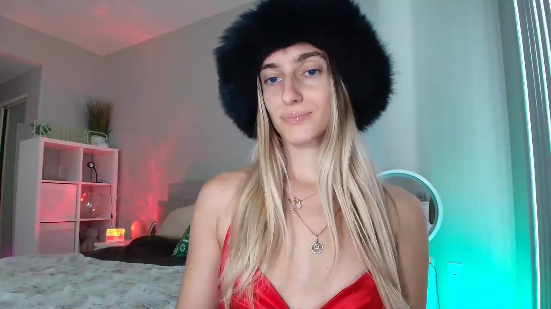 Gallery image thumbnail from Irina_VQ's myfreecams stream on, 02/14/2026, 21:40 image 16 of 20