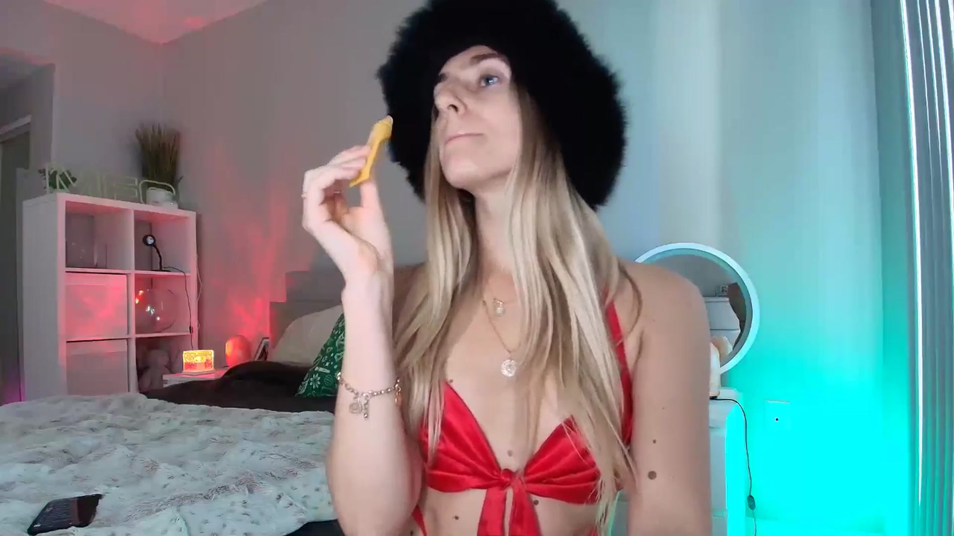 Gallery image thumbnail from Irina_VQ's myfreecams stream on, 02/14/2026, 21:40 image 12 of 20