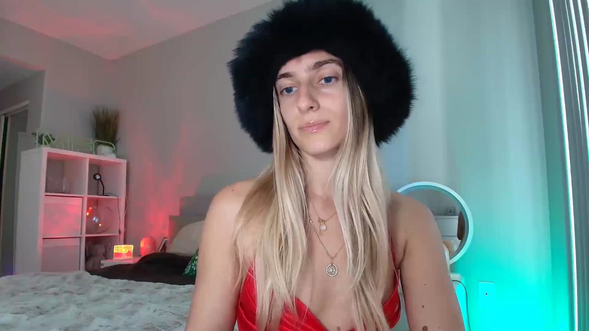 Gallery image thumbnail from Irina_VQ's myfreecams stream on, 02/14/2026, 21:40 image 19 of 20