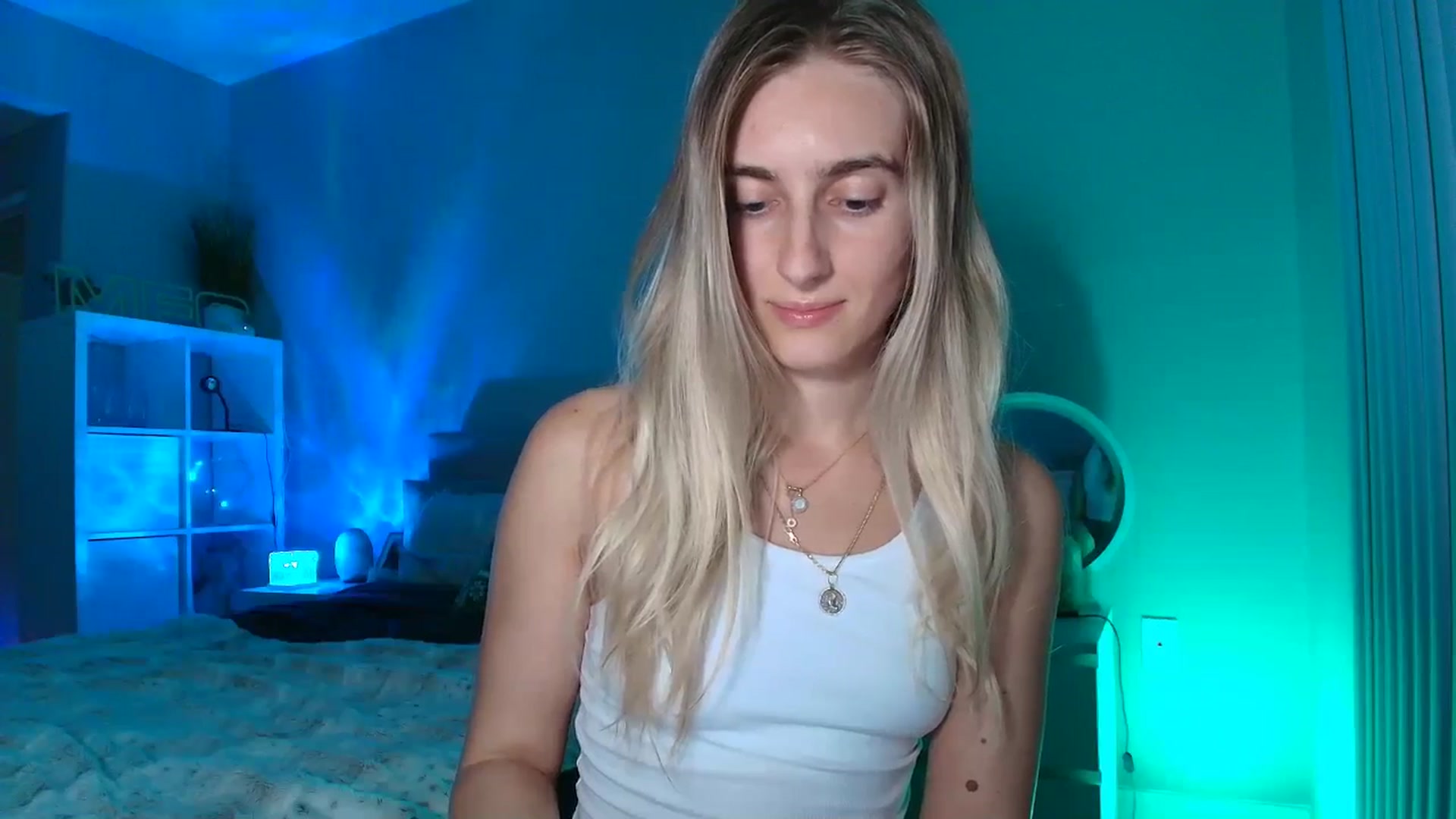 Gallery image thumbnail from Irina_VQ's myfreecams stream on, 02/18/2026, 08:01 image 6 of 20