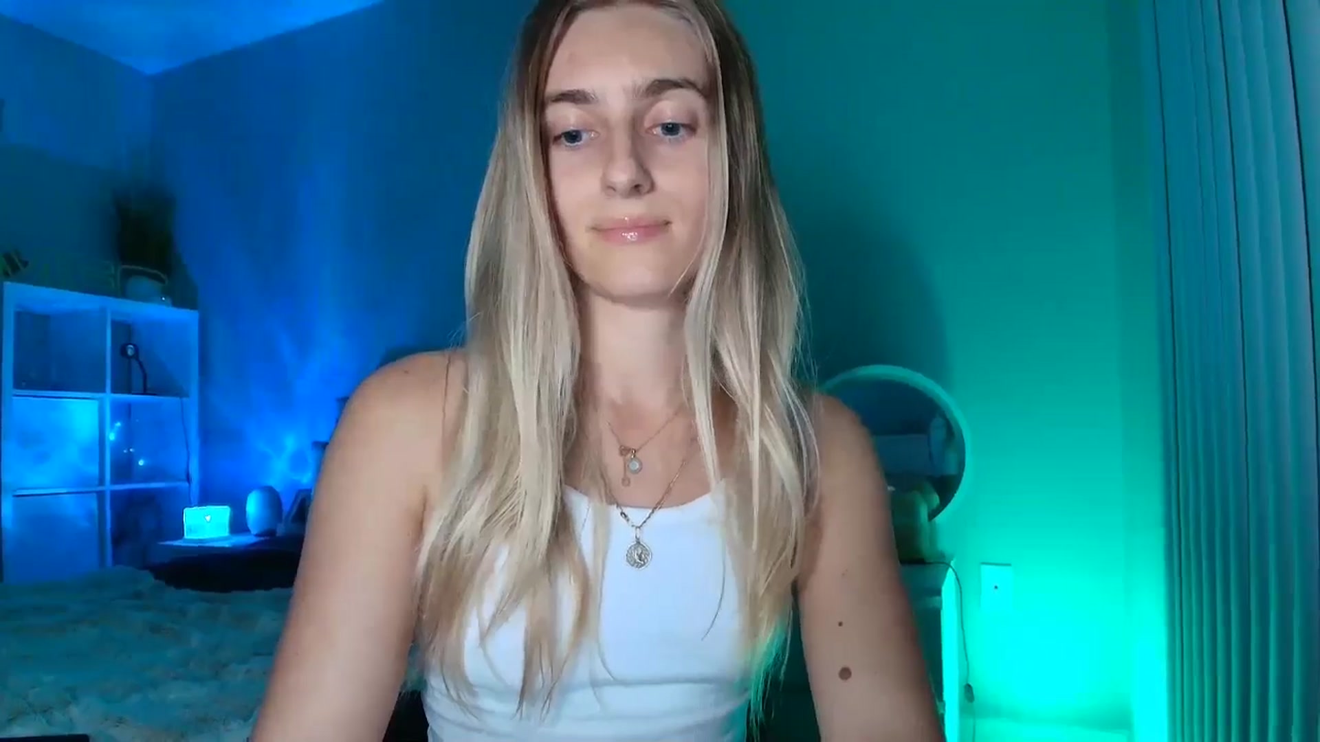 Gallery image thumbnail from Irina_VQ's myfreecams stream on, 02/18/2026, 08:01 image 15 of 20