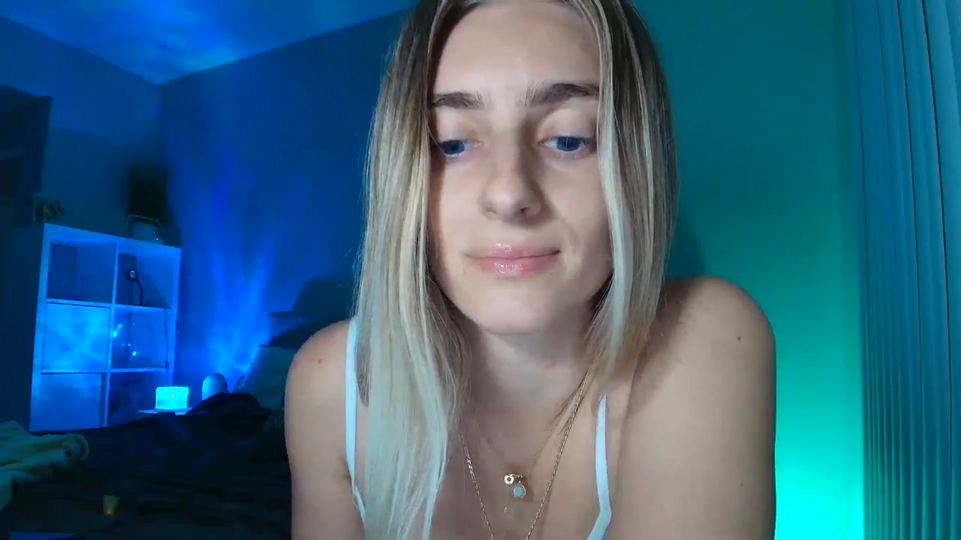 Gallery image thumbnail from Irina_VQ's myfreecams stream on, 03/04/2026, 08:07 image 18 of 20