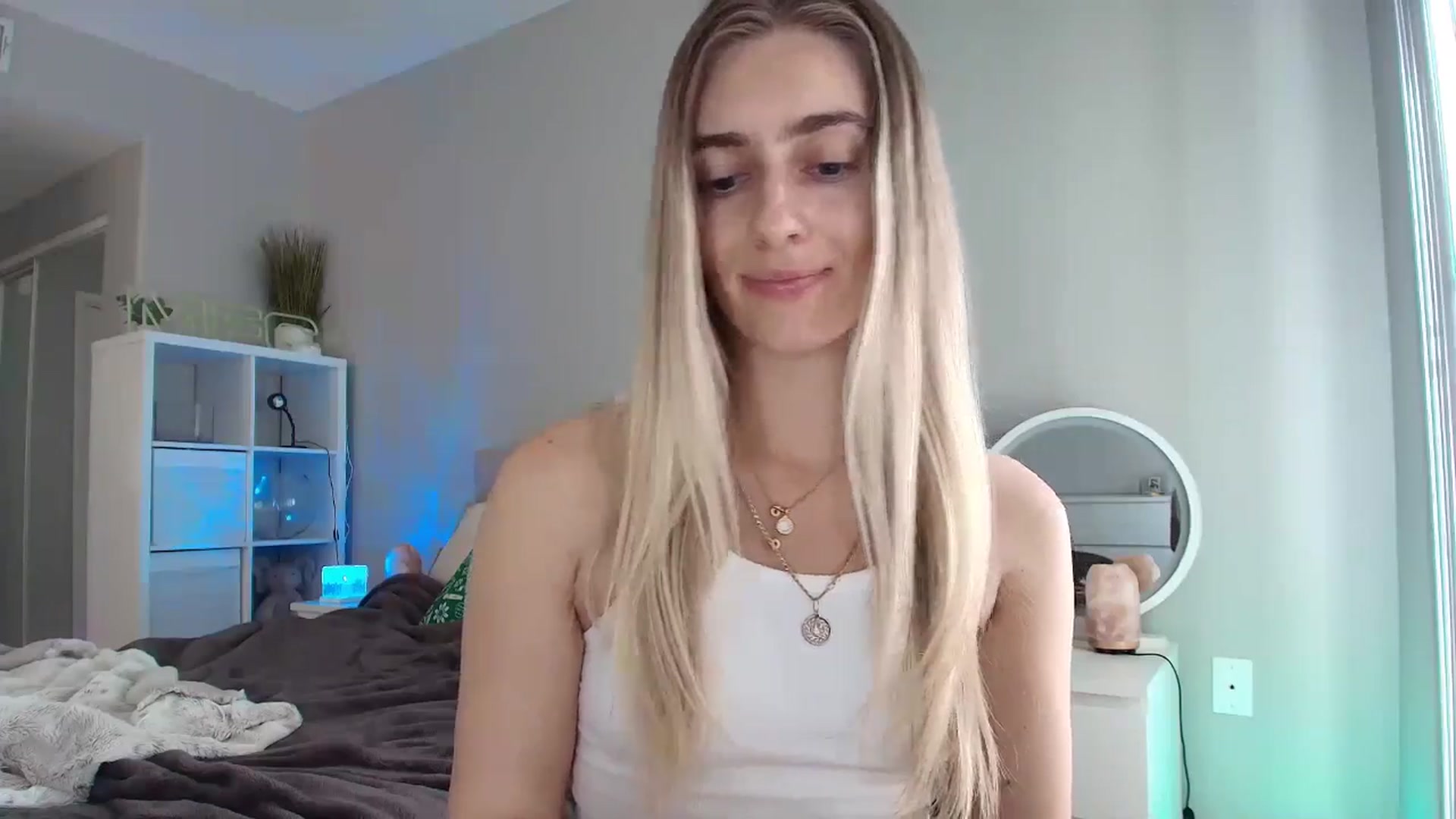 Gallery image thumbnail from Irina_VQ's myfreecams stream on, 03/06/2026, 23:41 image 15 of 20