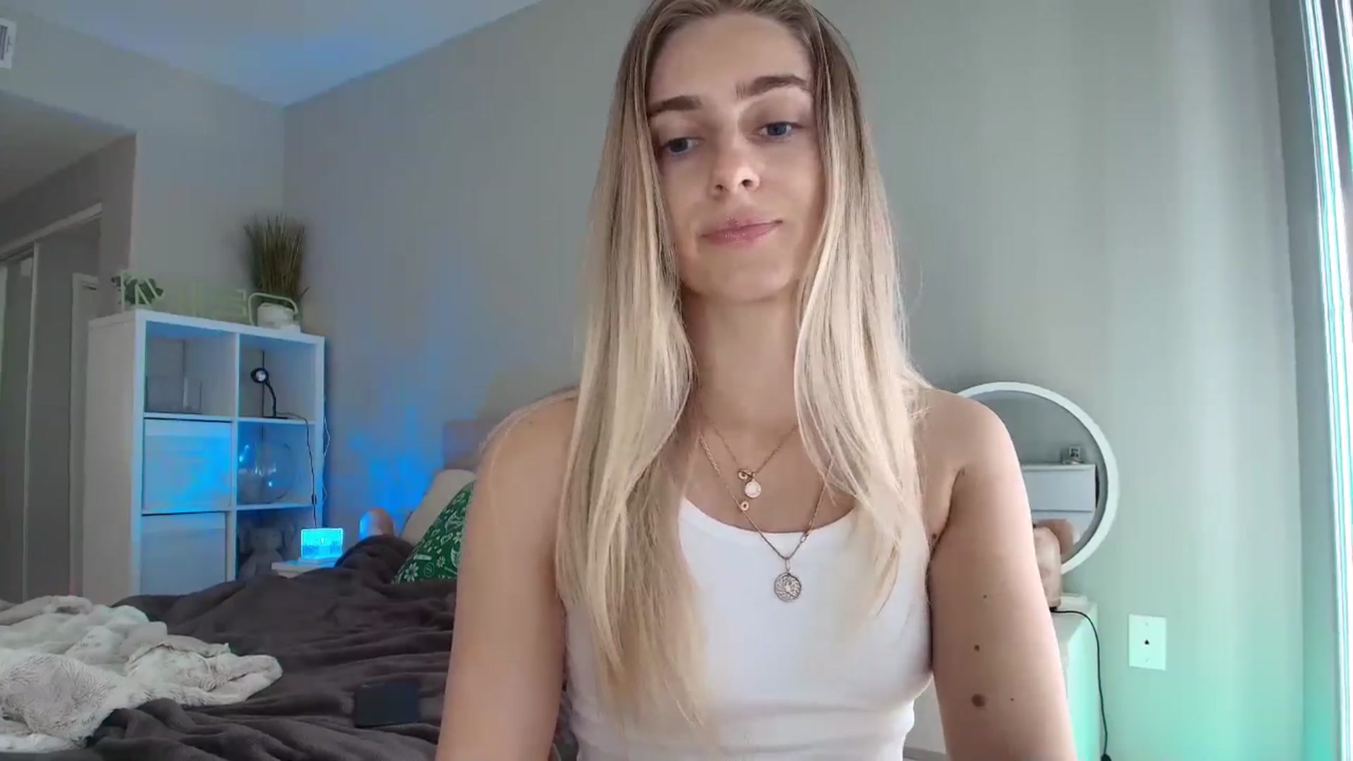 Gallery image thumbnail from Irina_VQ's myfreecams stream on, 03/06/2026, 23:41 image 2 of 20