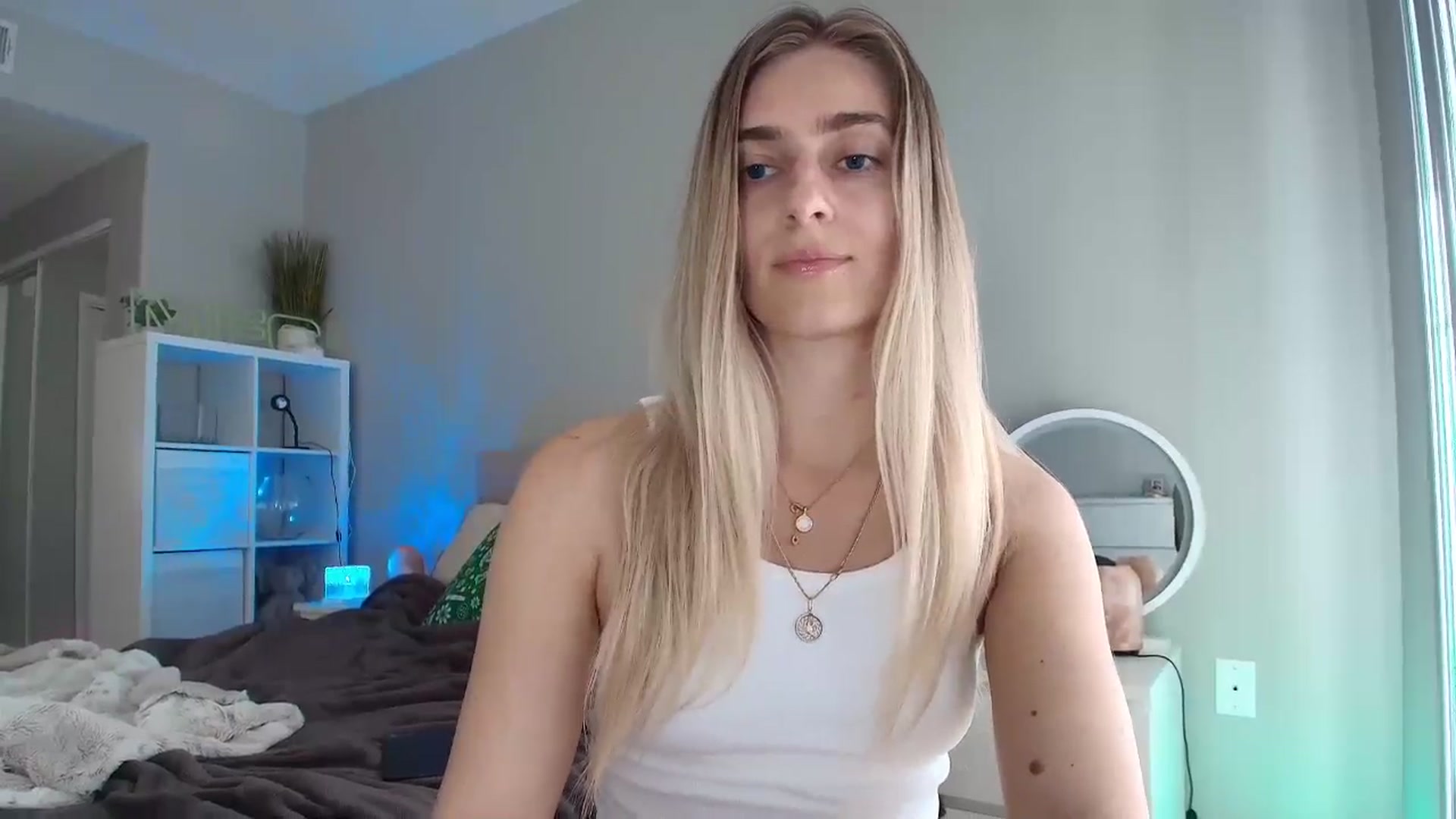 Gallery image thumbnail from Irina_VQ's myfreecams stream on, 03/06/2026, 23:41 image 4 of 20