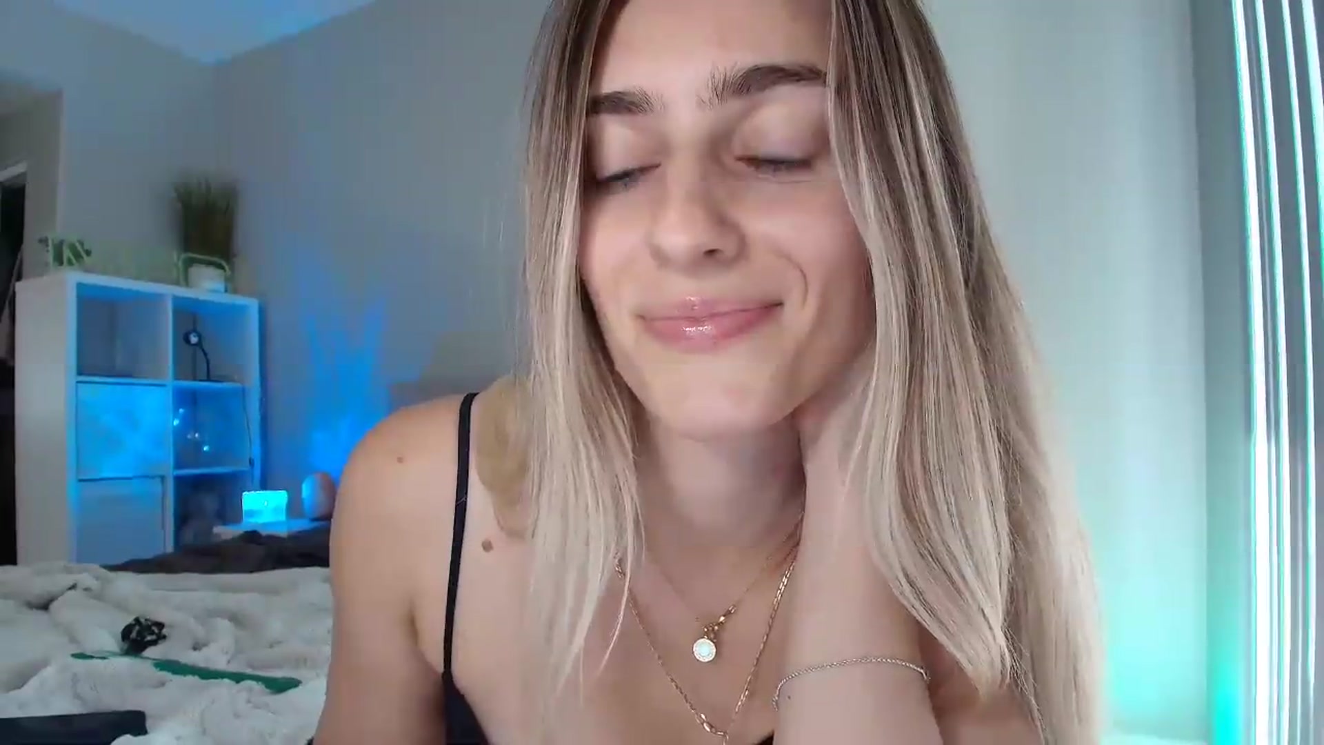 Gallery image thumbnail from Irina_VQ's myfreecams stream on, 03/07/2026, 22:59 image 4 of 20