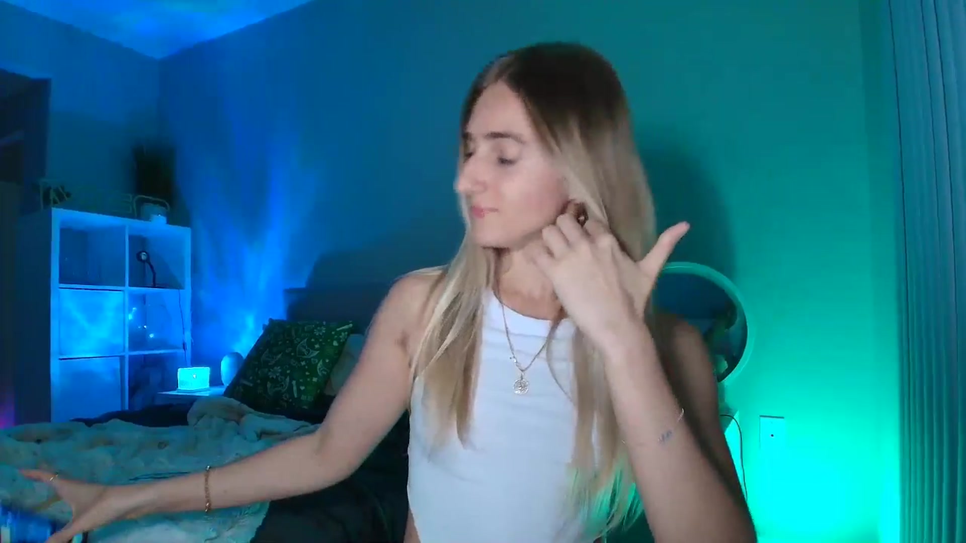 Gallery image thumbnail from Irina_VQ's myfreecams stream on, 03/08/2026, 07:43 image 18 of 20