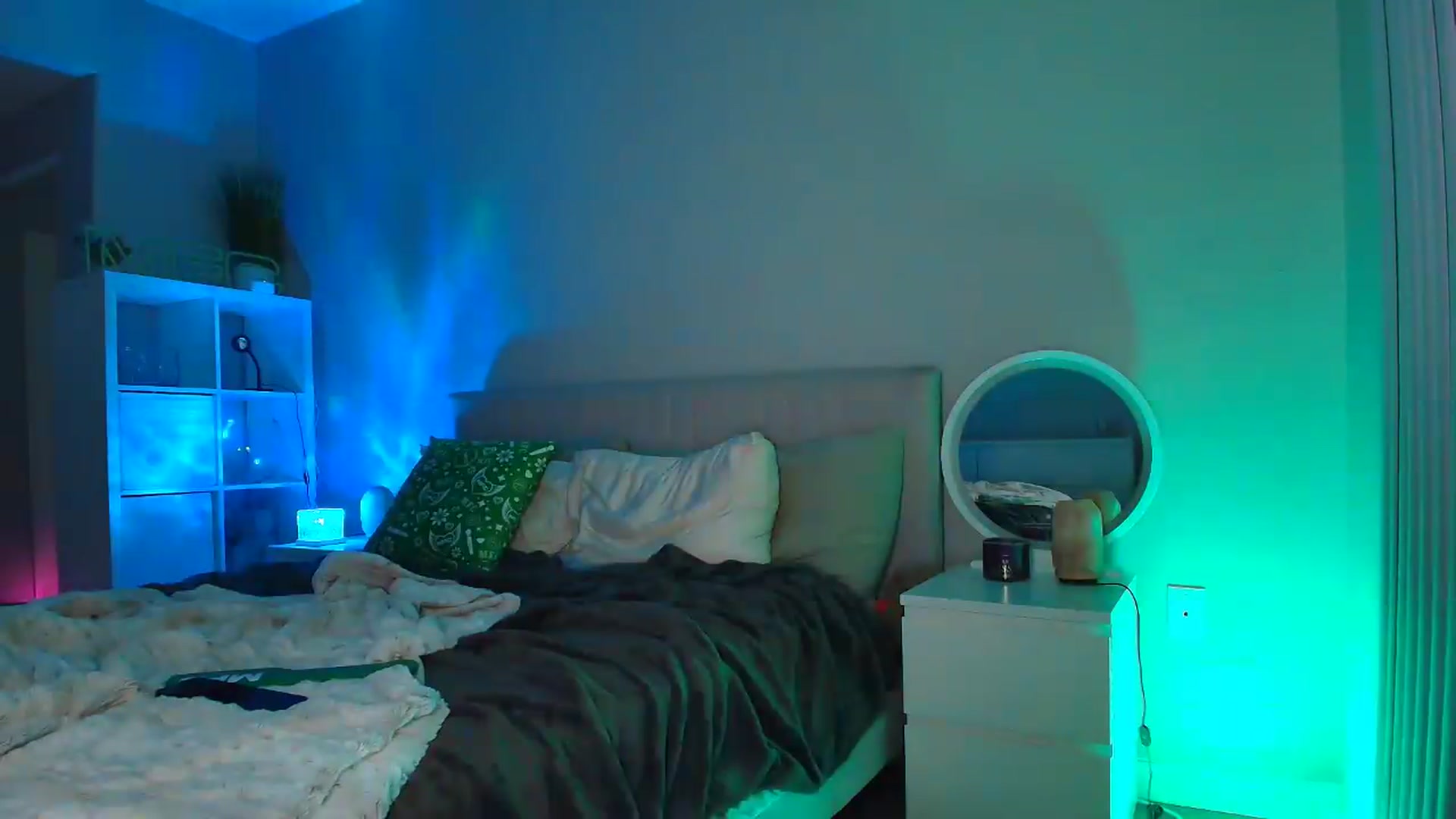 Gallery image thumbnail from Irina_VQ's myfreecams stream on, 03/08/2026, 08:17 image 11 of 20