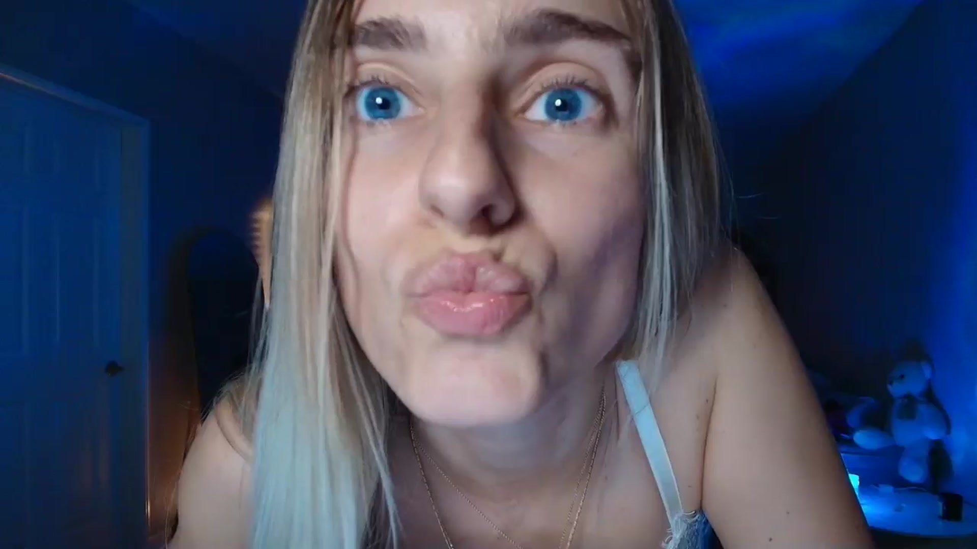 Gallery image thumbnail from Irina_VQ's myfreecams stream on, 03/10/2026, 07:14 image 3 of 20