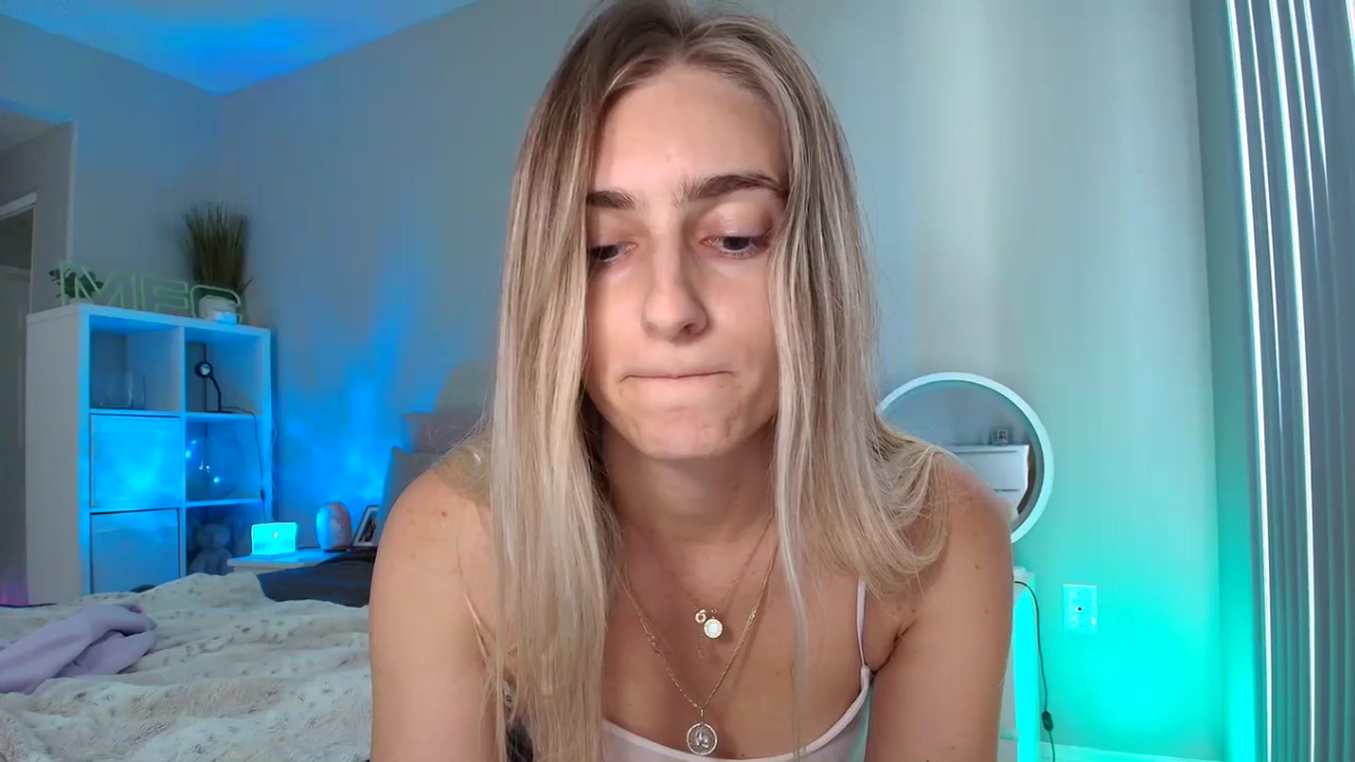 Gallery image thumbnail from Irina_VQ's myfreecams stream on, 03/10/2026, 22:01 image 15 of 20