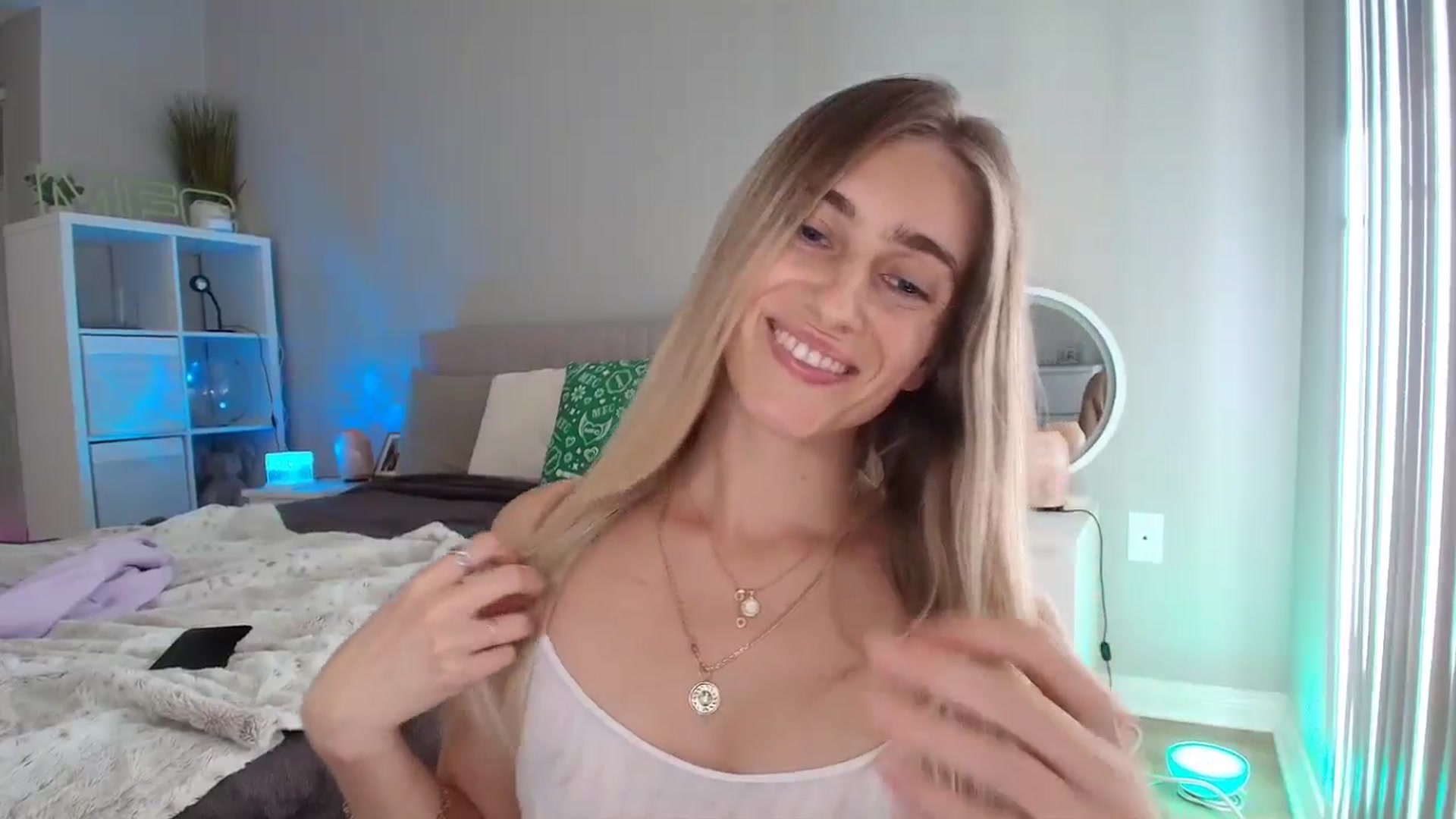 Gallery image thumbnail from Irina_VQ's myfreecams stream on, 03/10/2026, 23:13 image 18 of 20