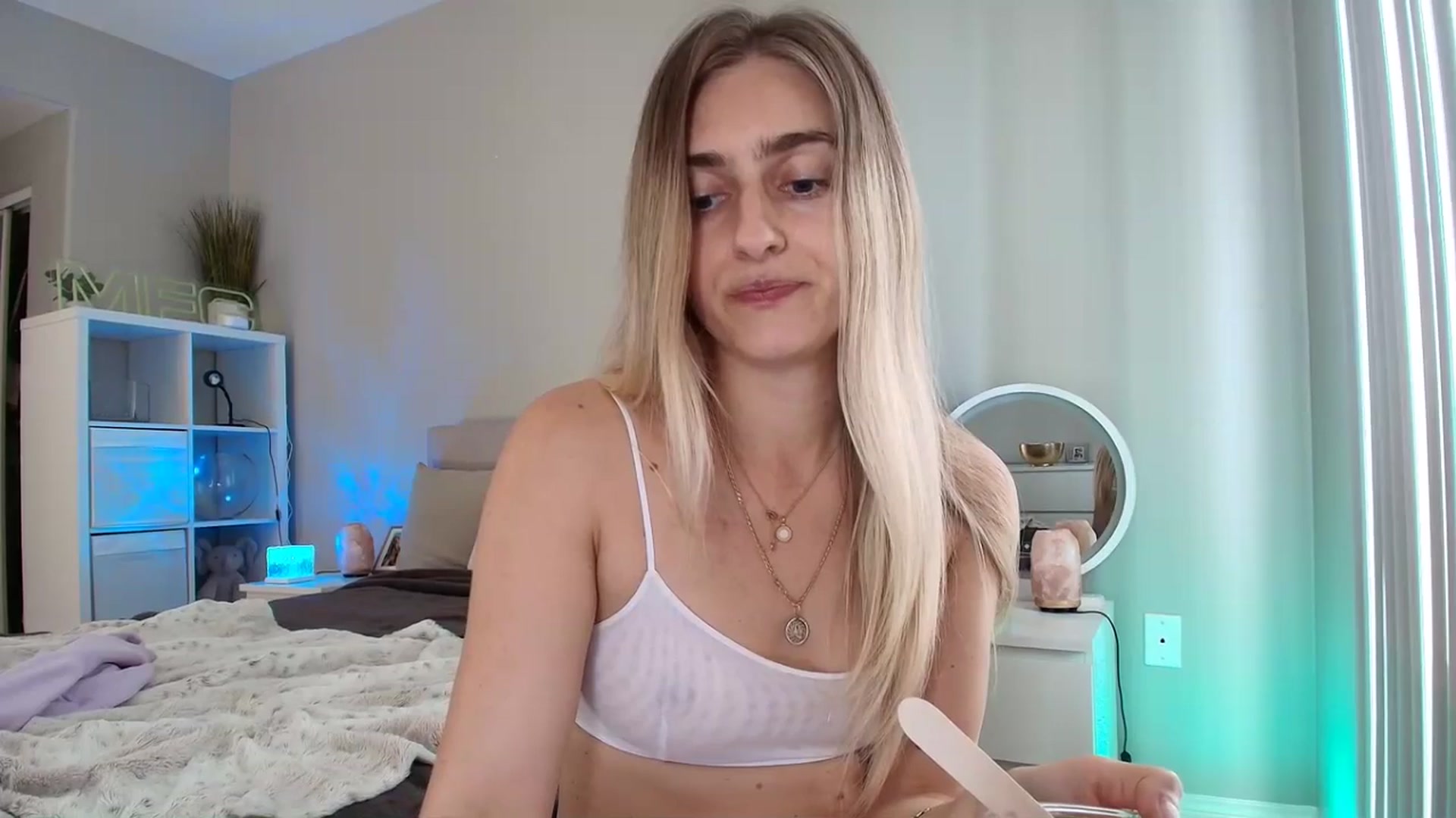 Gallery image thumbnail from Irina_VQ's myfreecams stream on, 03/11/2026, 24:17 image 20 of 20