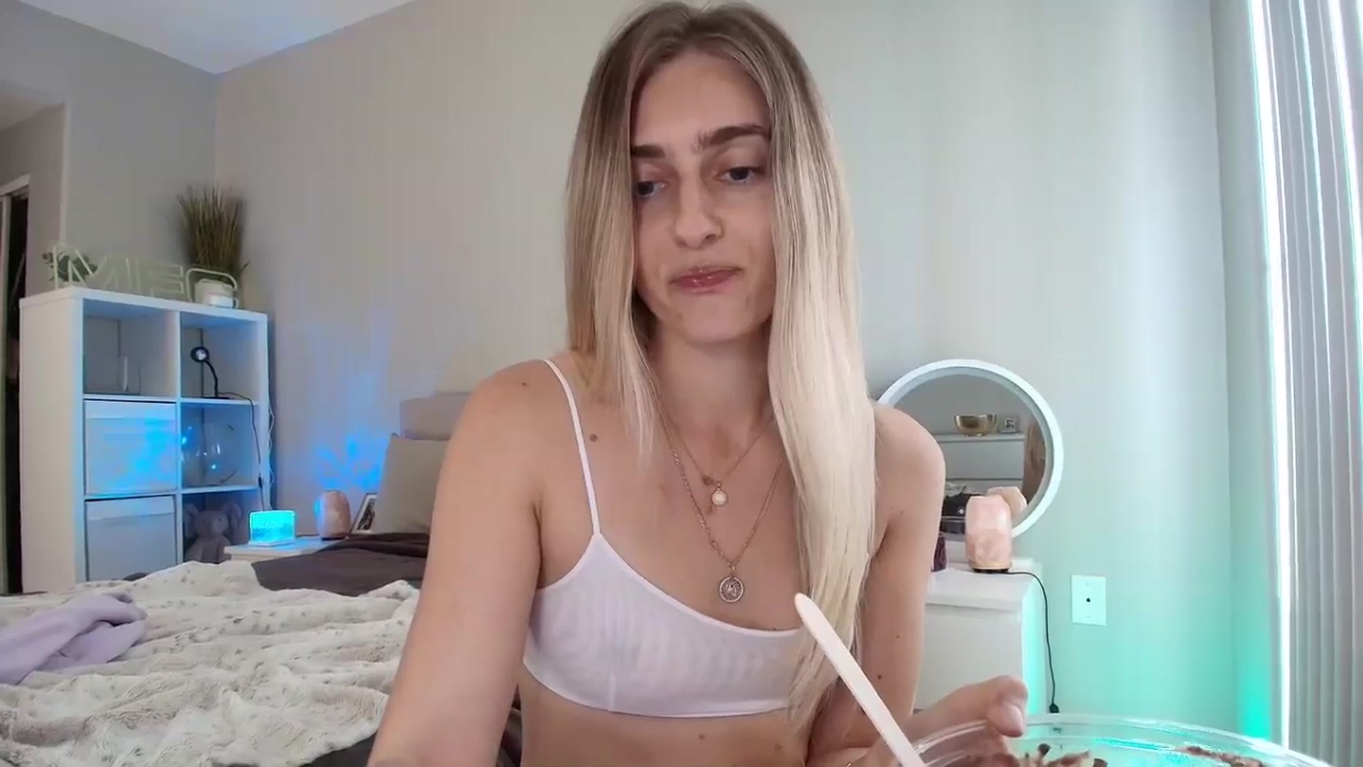 Gallery image thumbnail from Irina_VQ's myfreecams stream on, 03/11/2026, 24:17 image 15 of 20
