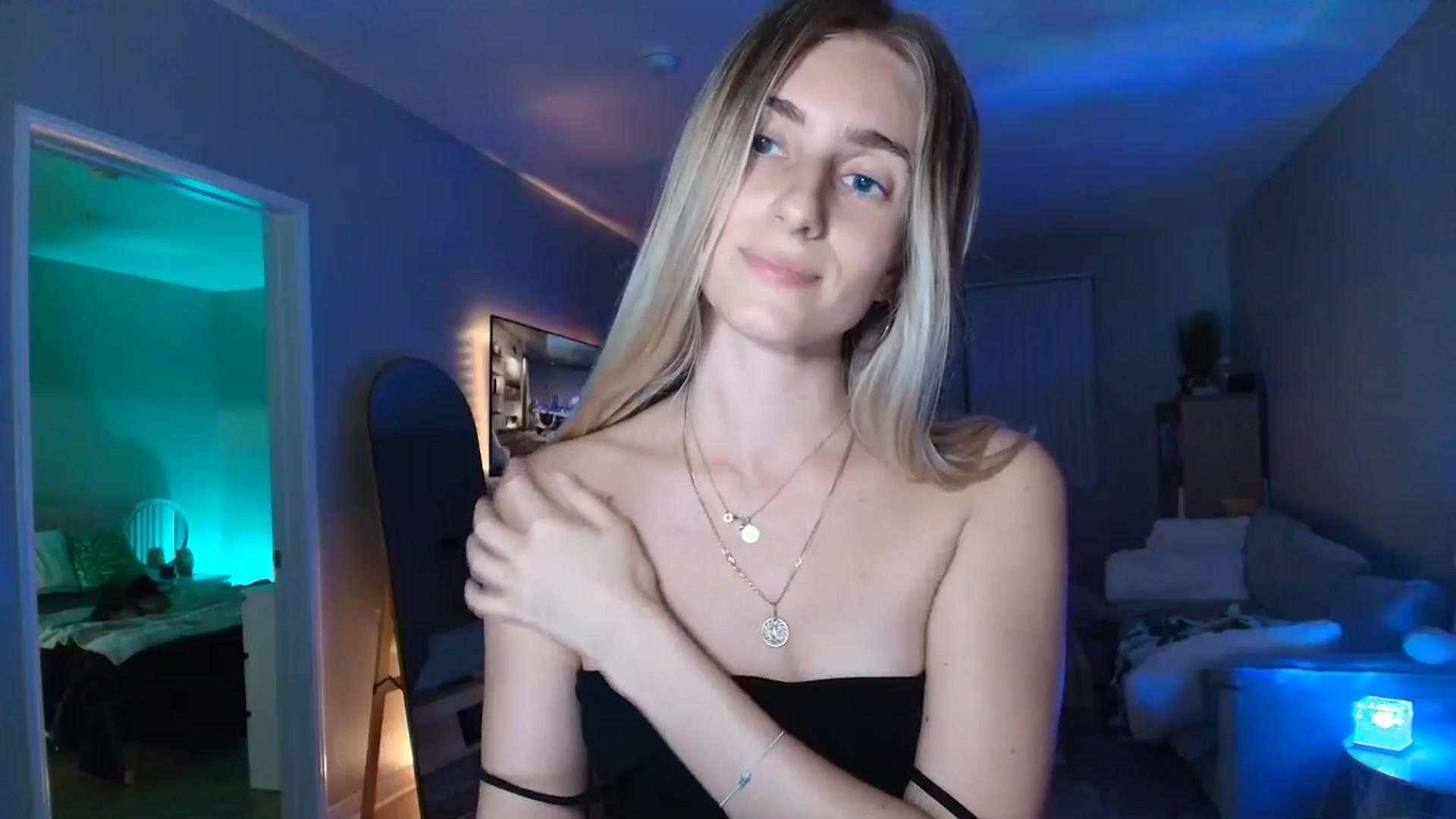 Gallery image thumbnail from Irina_VQ's myfreecams stream on, 03/14/2026, 07:08 image 16 of 20