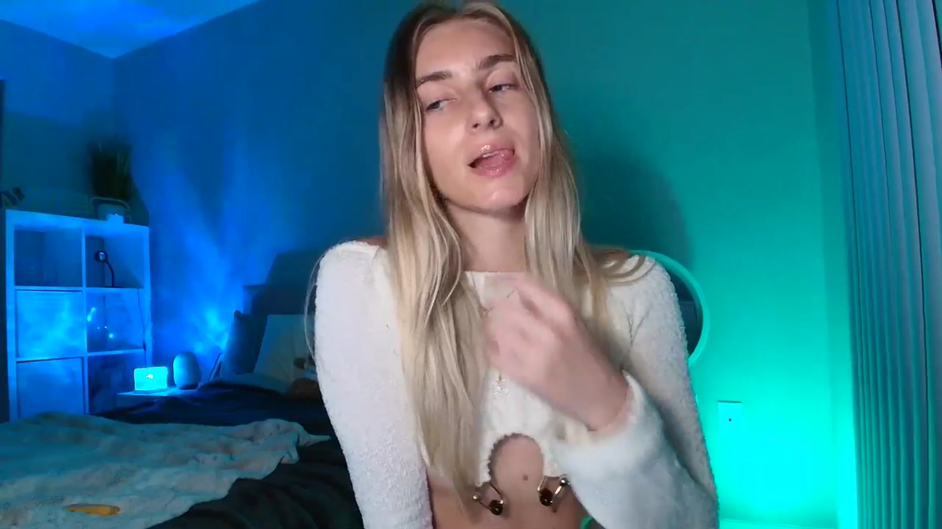 Gallery image thumbnail from Irina_VQ's myfreecams stream on, 03/17/2026, 07:13 image 19 of 20