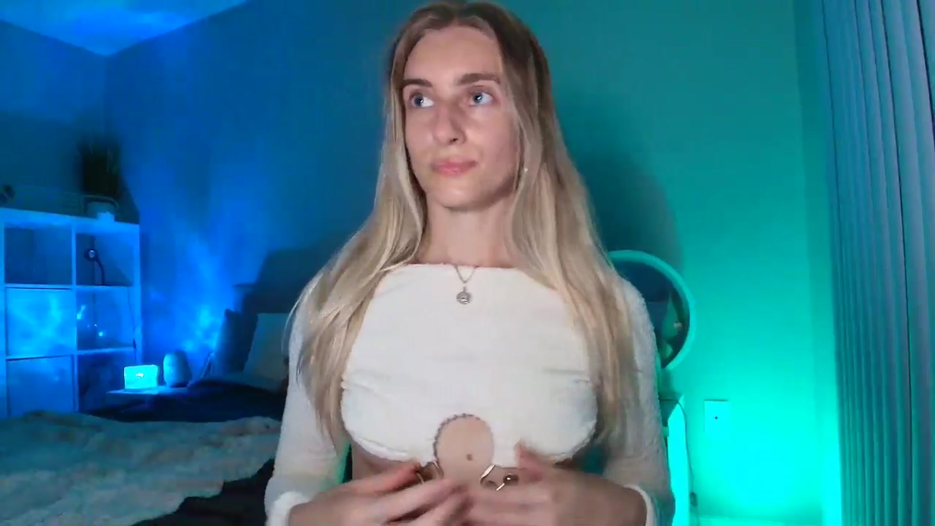 Gallery image thumbnail from Irina_VQ's myfreecams stream on, 03/17/2026, 07:13 image 2 of 20