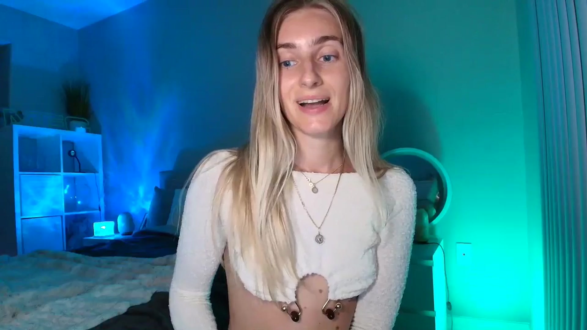 Gallery image thumbnail from Irina_VQ's myfreecams stream on, 03/17/2026, 07:13 image 15 of 20