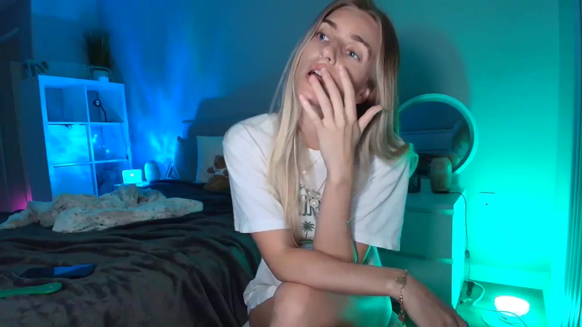 Gallery image thumbnail from Irina_VQ's myfreecams stream on, 03/19/2026, 06:53 image 11 of 20