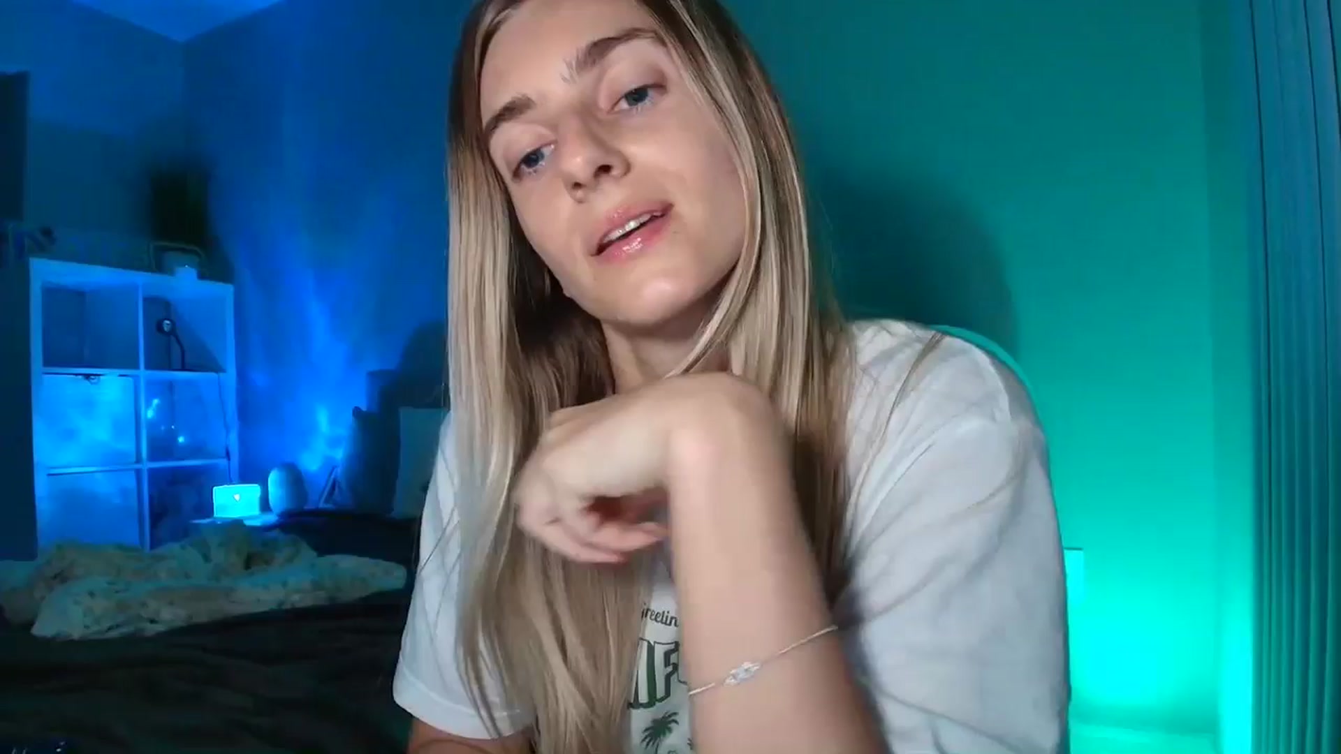 Gallery image thumbnail from Irina_VQ's myfreecams stream on, 03/19/2026, 06:53 image 1 of 20