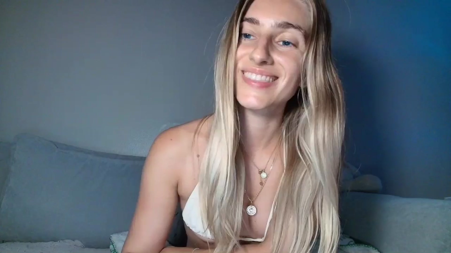 Gallery image thumbnail from Irina_VQ's myfreecams stream on, 03/20/2026, 07:33 image 2 of 20
