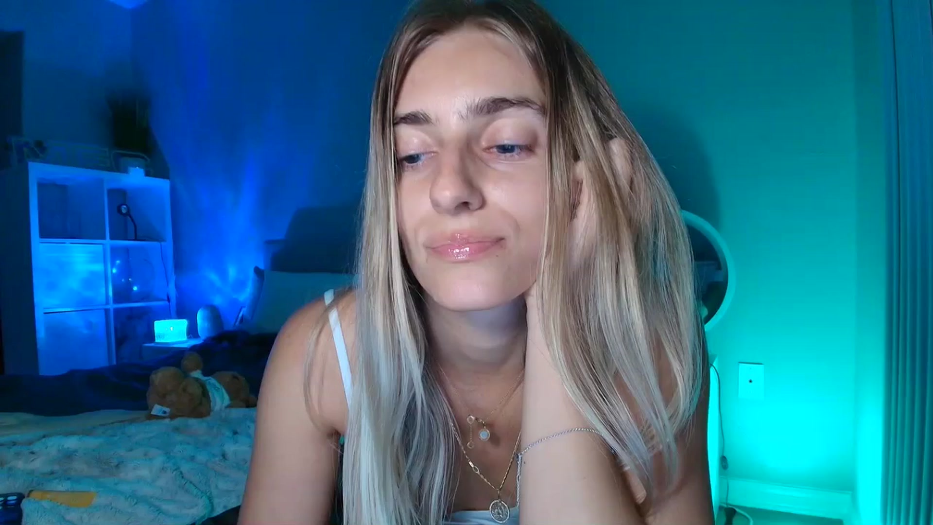 Gallery image thumbnail from Irina_VQ's myfreecams stream on, 03/21/2026, 10:32 image 19 of 20