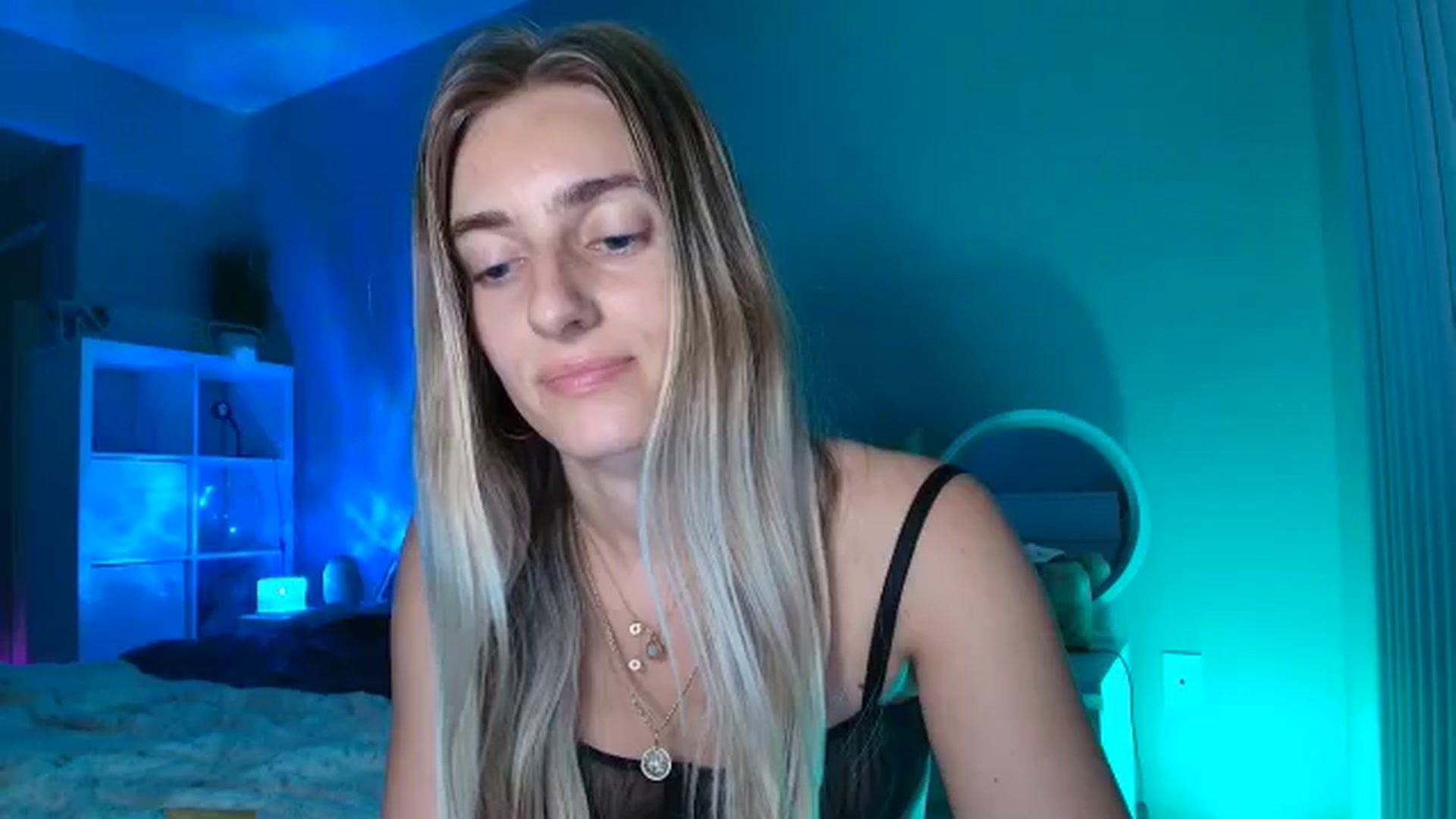 Gallery image thumbnail from Irina_VQ's myfreecams stream on, 03/22/2026, 08:15 image 15 of 20