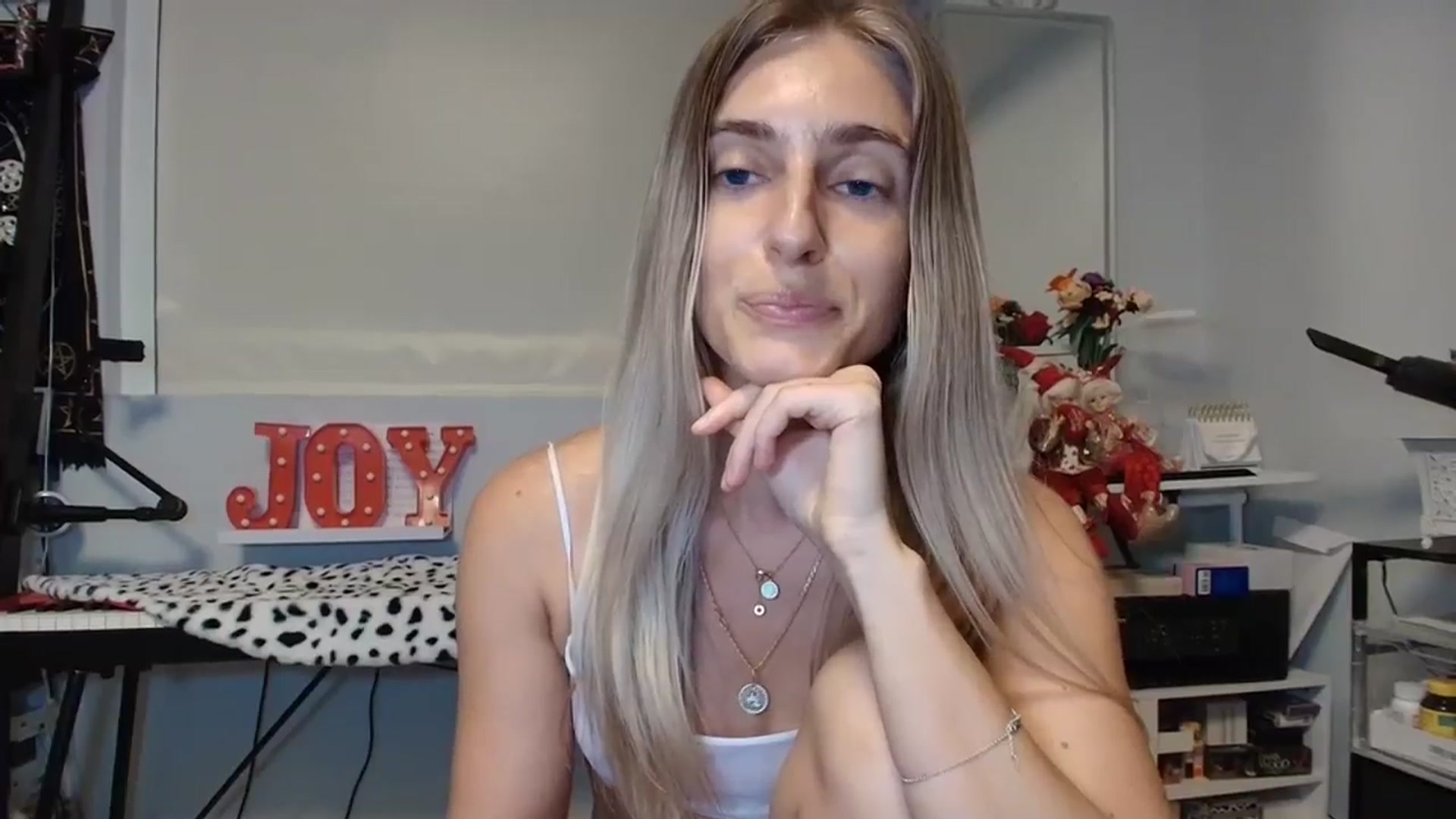 Gallery image thumbnail from Irina_VQ's myfreecams stream on, 03/26/2026, 05:21 image 12 of 20