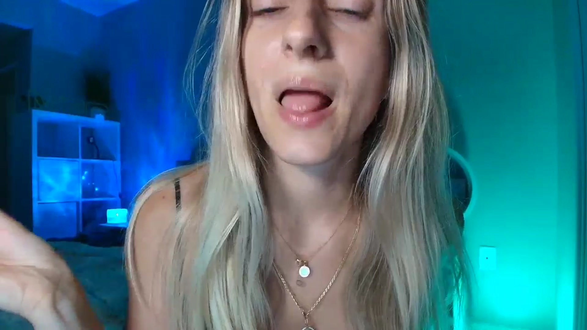 Gallery image thumbnail from Irina_VQ's myfreecams stream on, 03/29/2026, 09:00 image 3 of 20