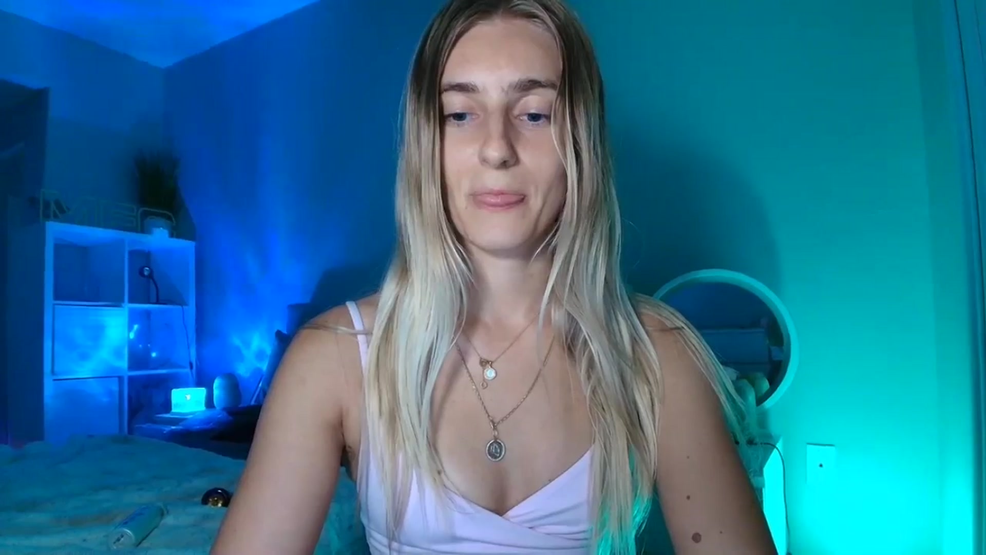 Gallery image thumbnail from Irina_VQ's myfreecams stream on, 03/30/2026, 07:59 image 2 of 20